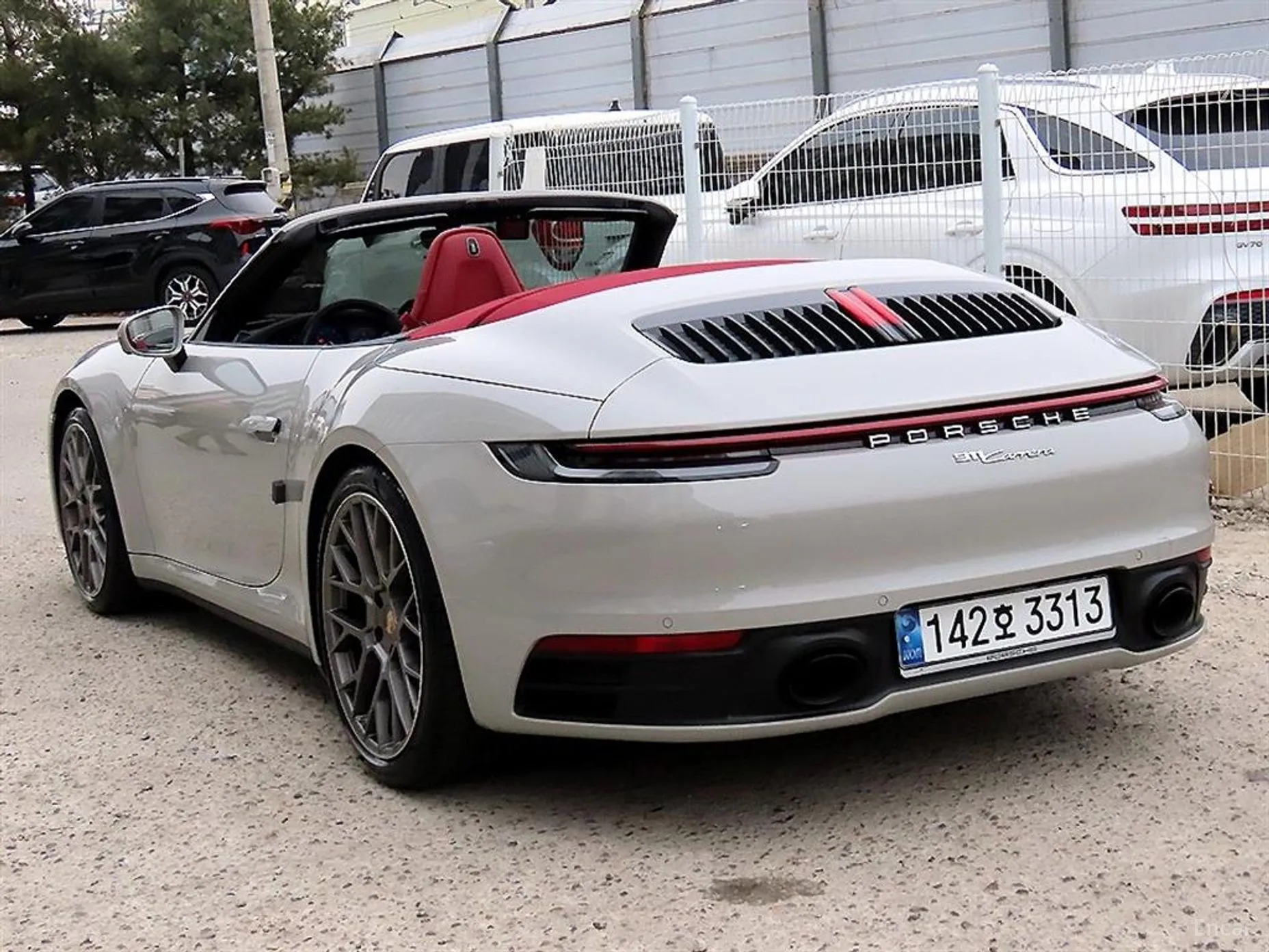 Porsche 911 (992) превью 19