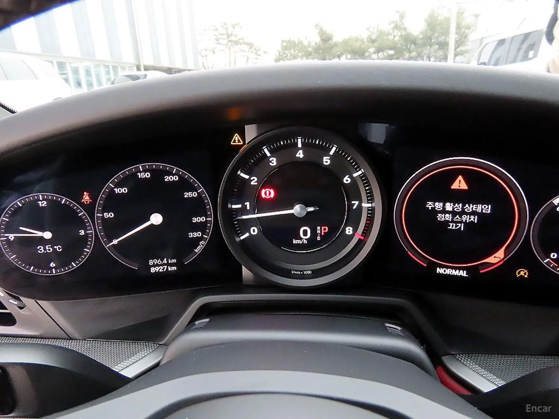 Porsche 911 (992) превью 8