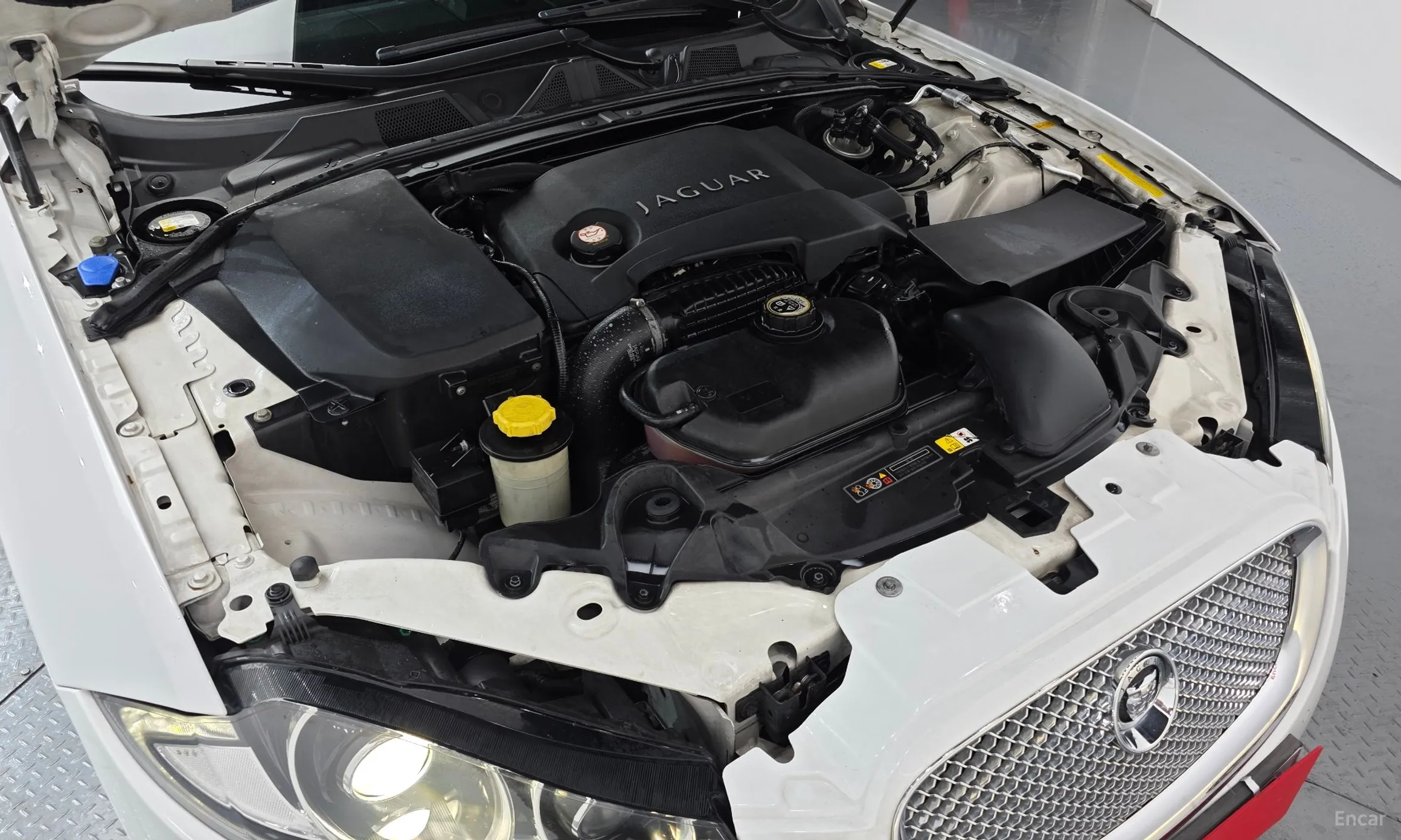 Jaguar New XF превью 6