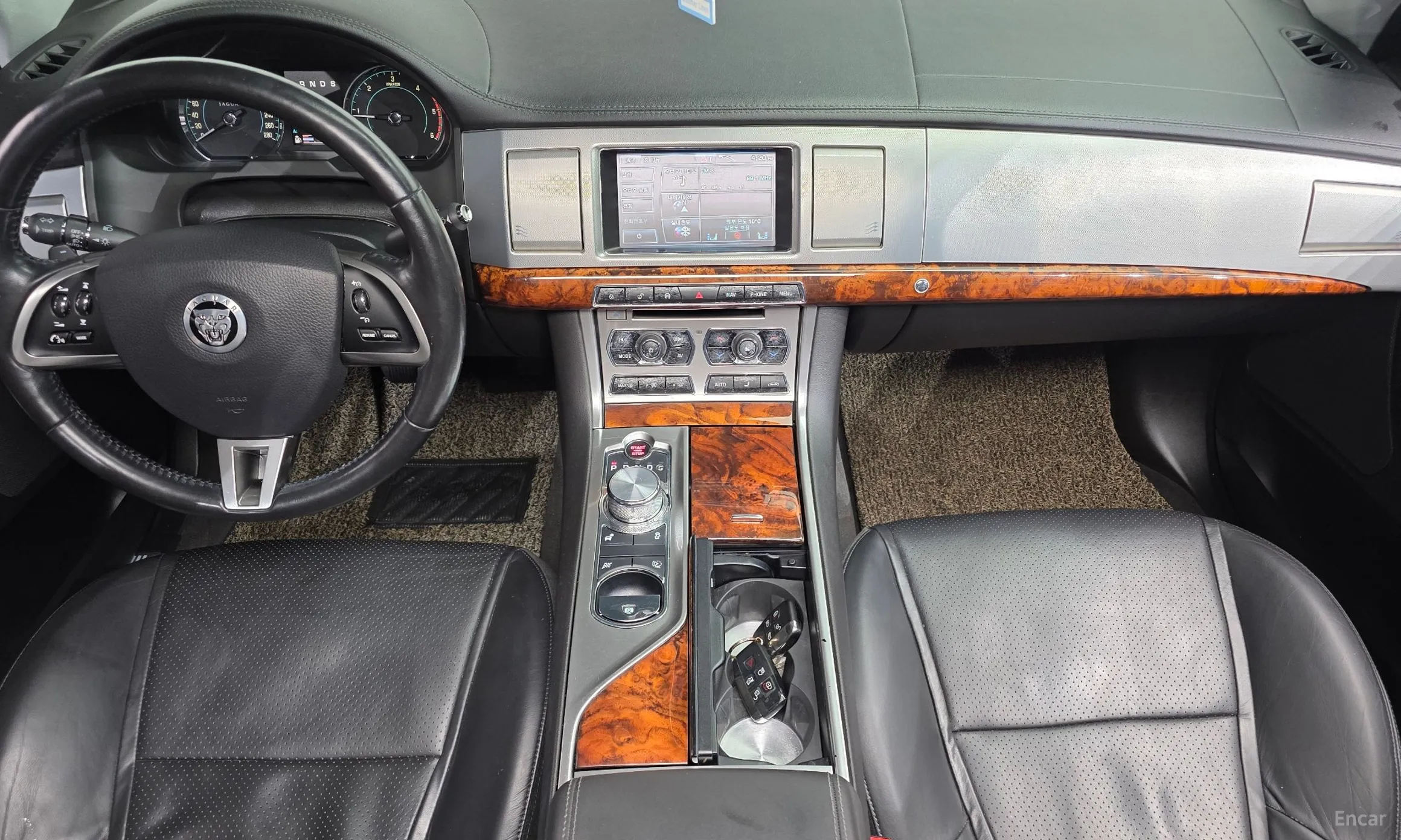 Jaguar New XF превью 7