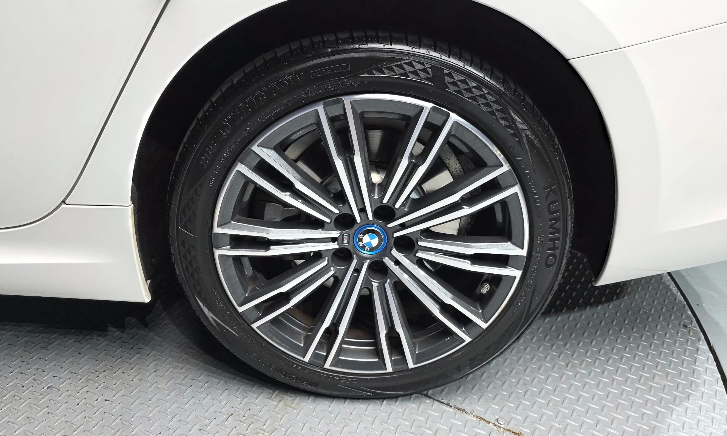 BMW 3 Series (G20) превью 5