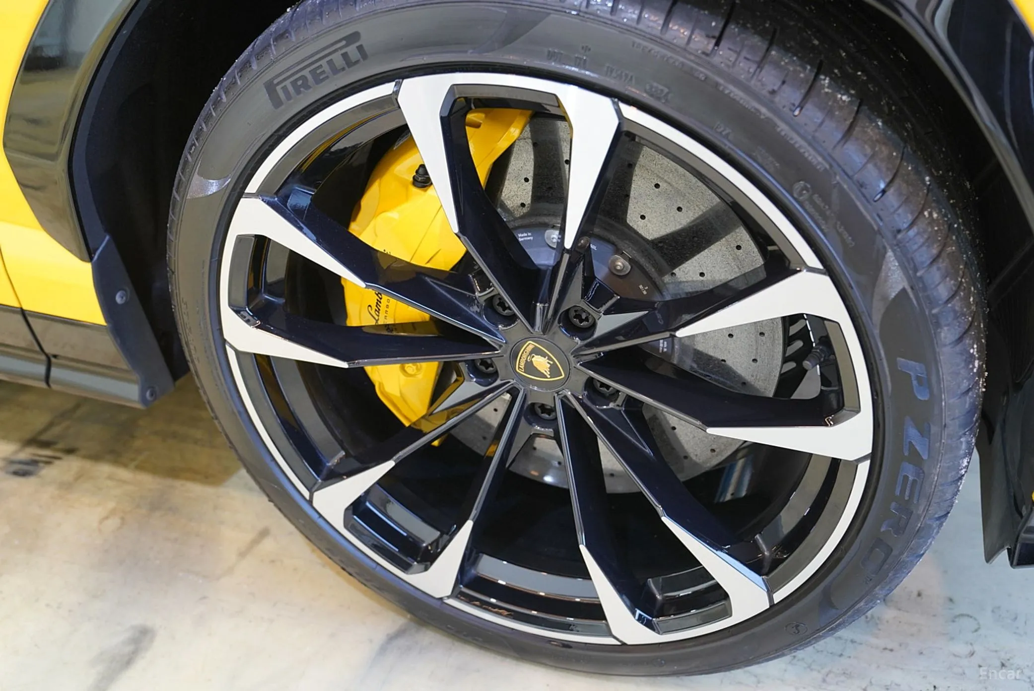 Lamborghini Urus превью 10