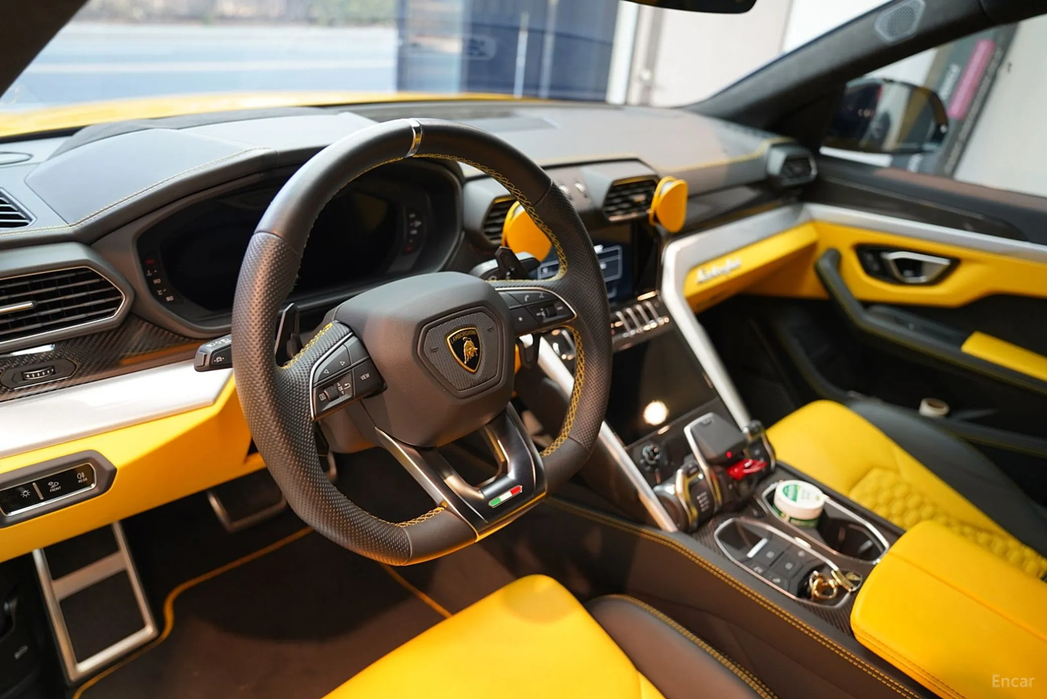 Lamborghini Urus превью 3