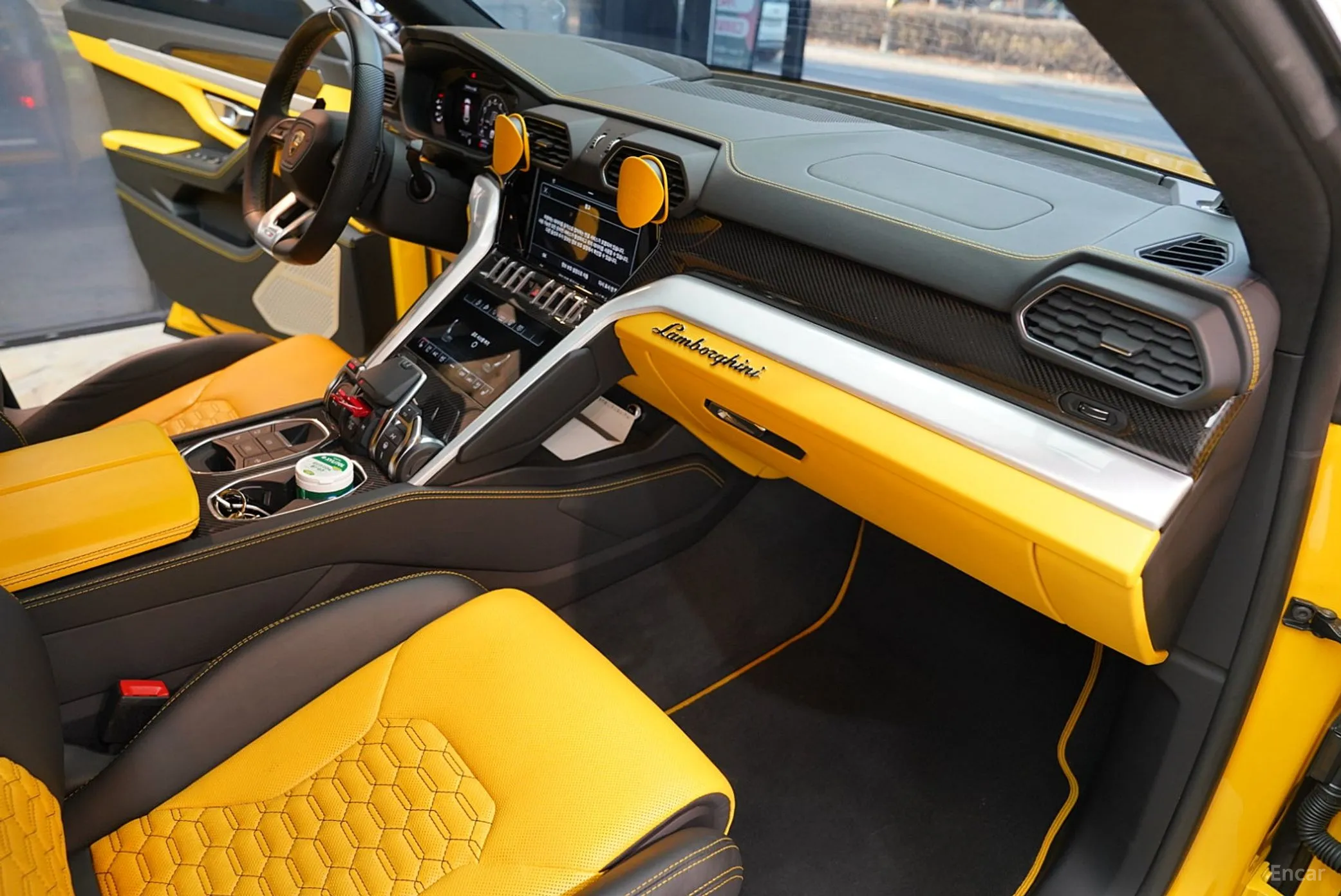 Lamborghini Urus превью 7