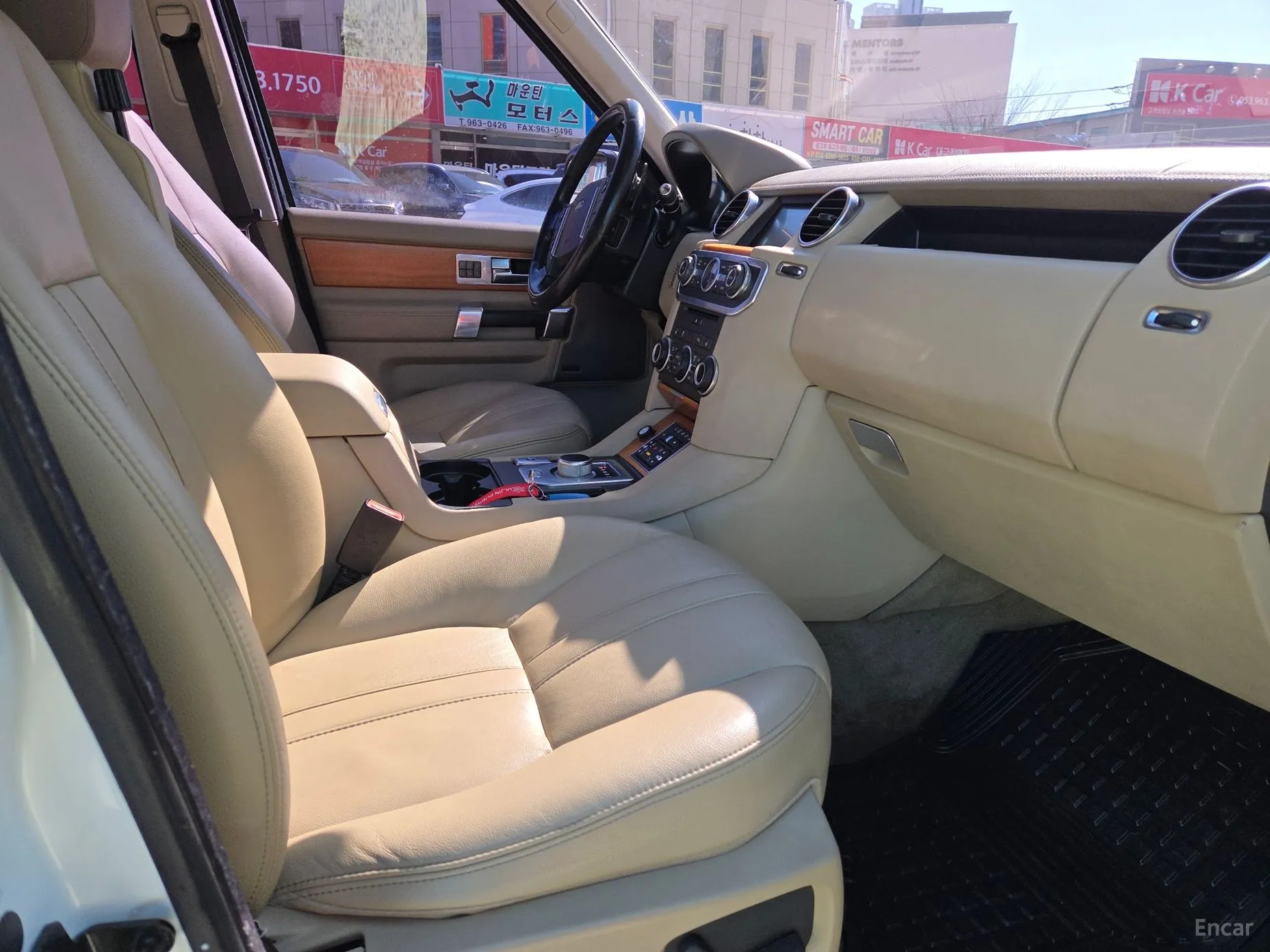 Land Rover Discovery 4 превью 11