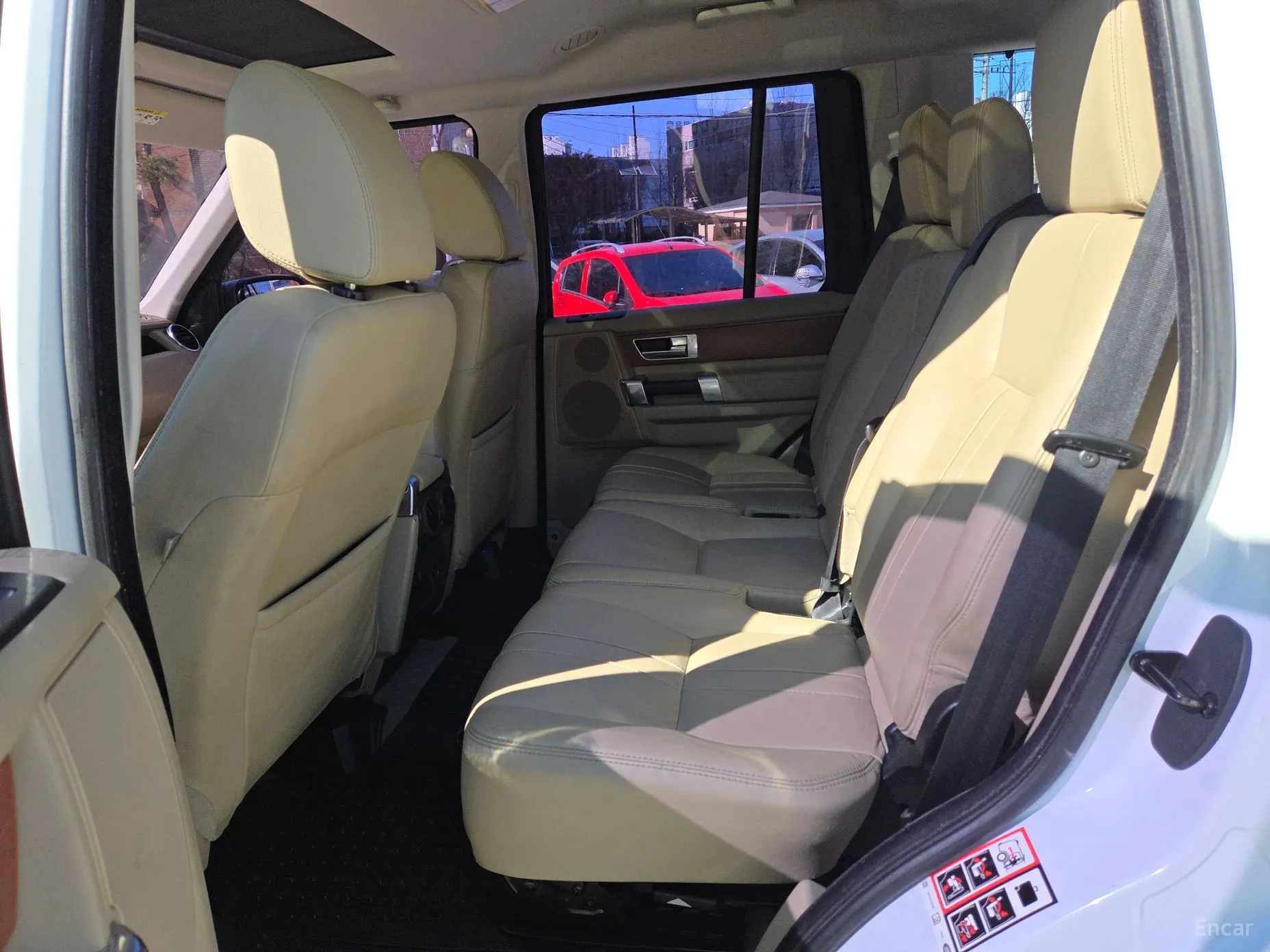Land Rover Discovery 4 превью 12