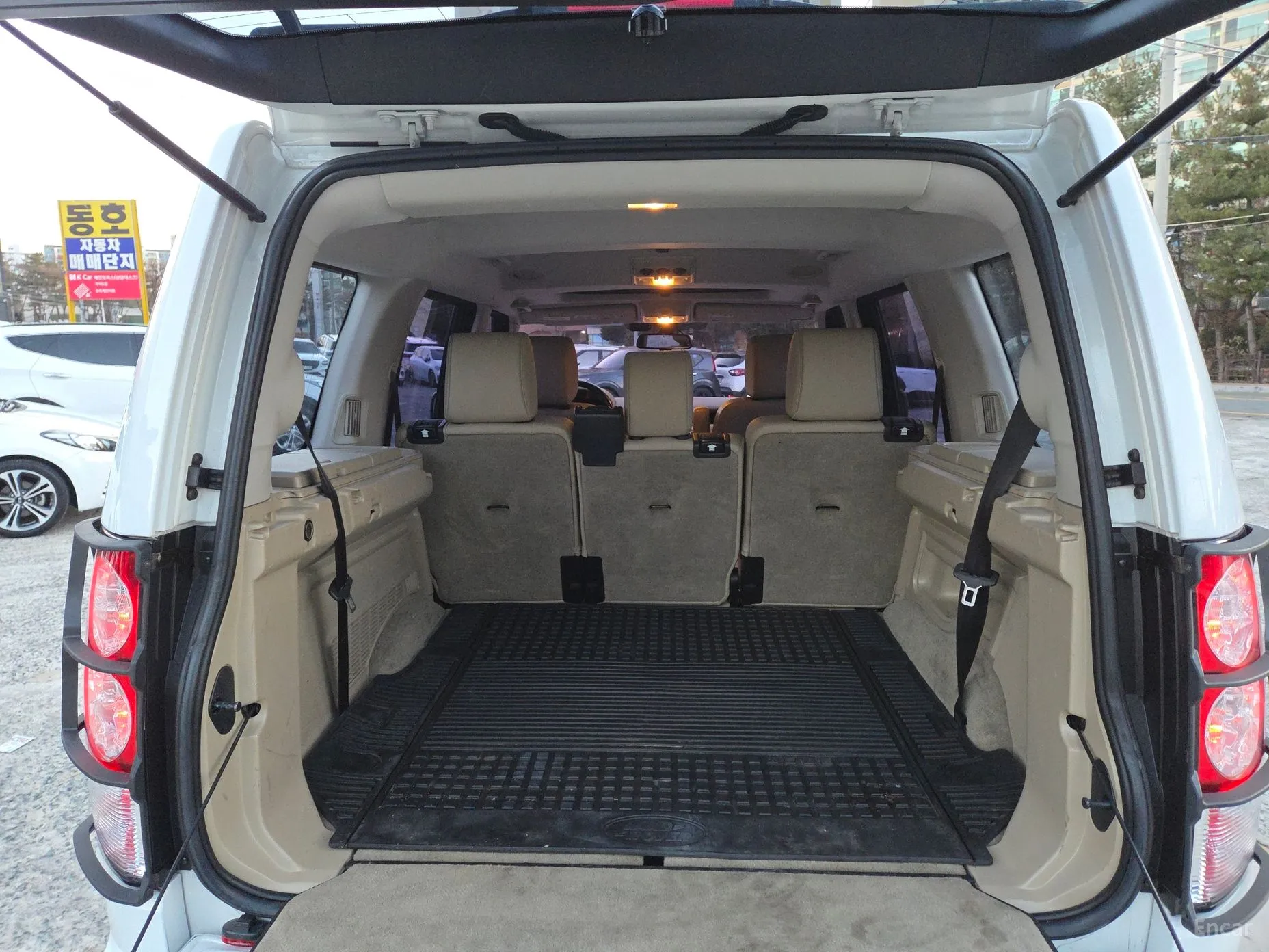 Land Rover Discovery 4 превью 15