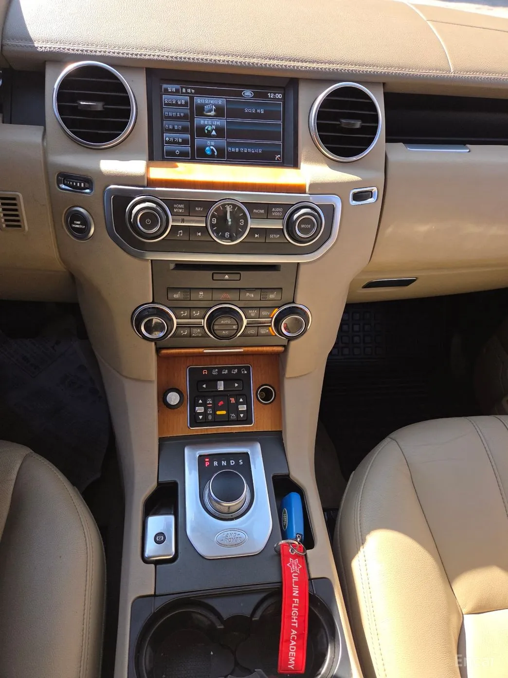 Land Rover Discovery 4 превью 9