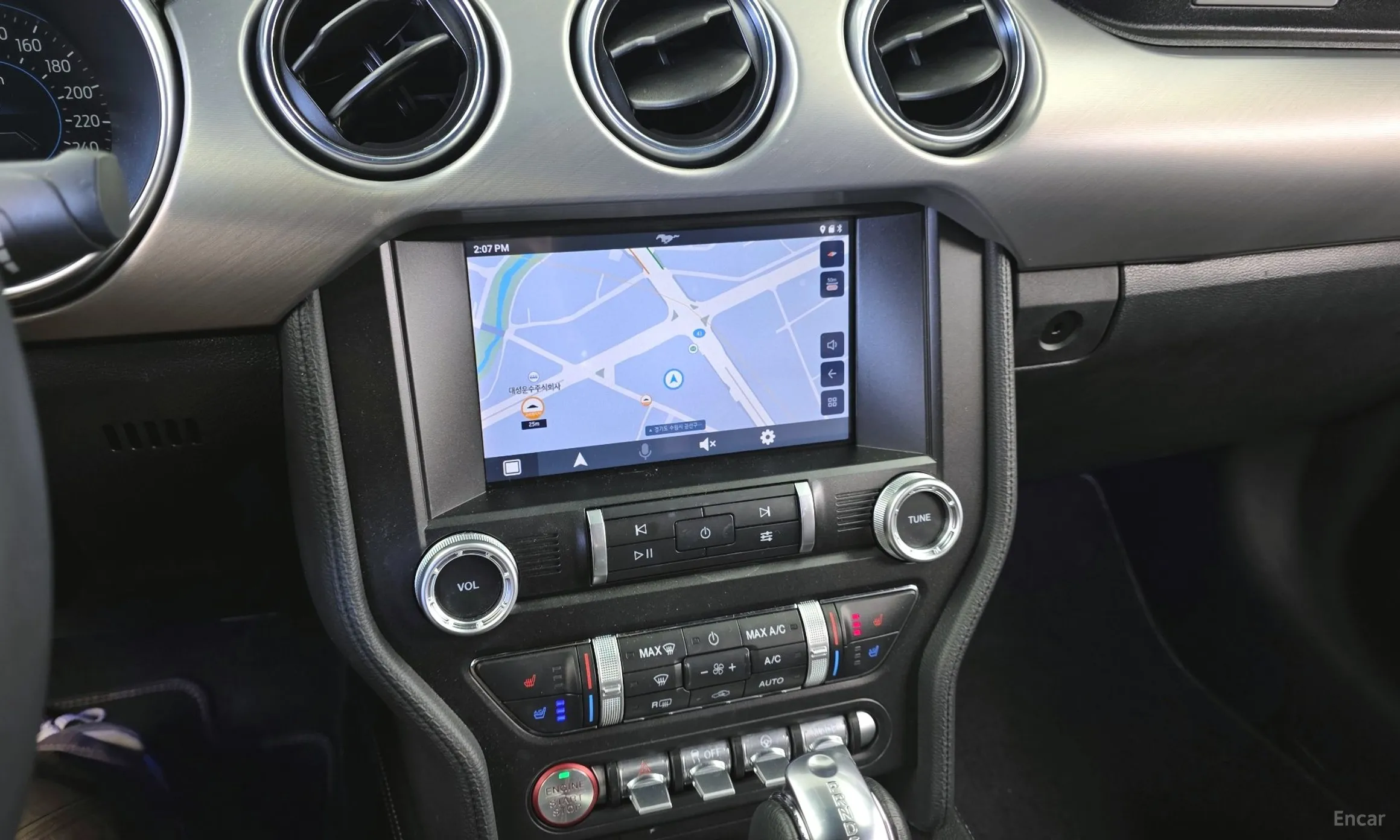 Ford Mustang превью 14