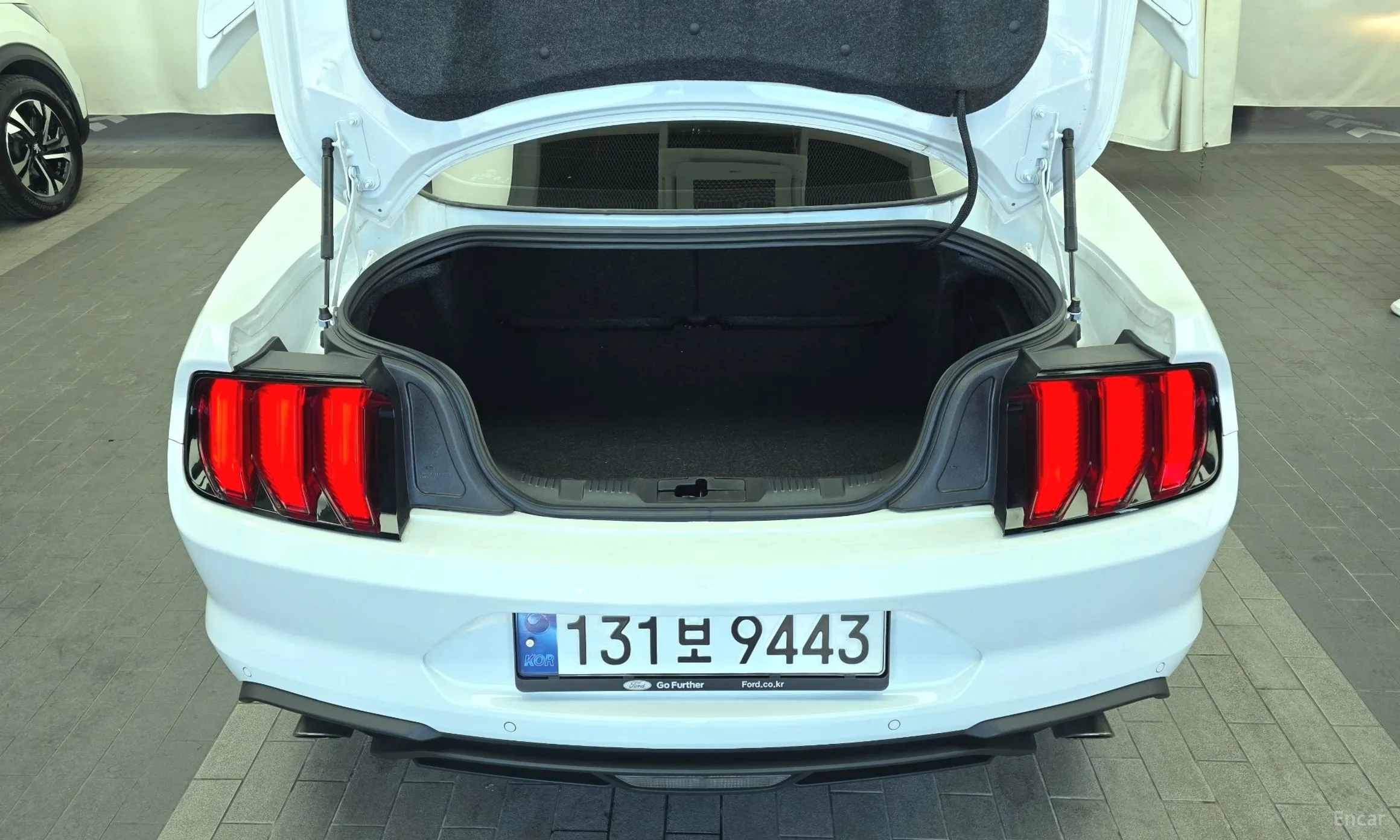Ford Mustang превью 20