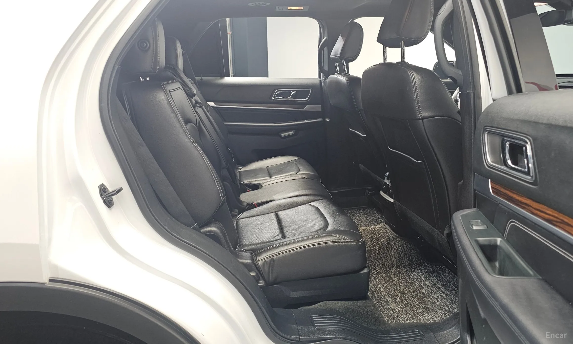 Ford Explorer превью 12