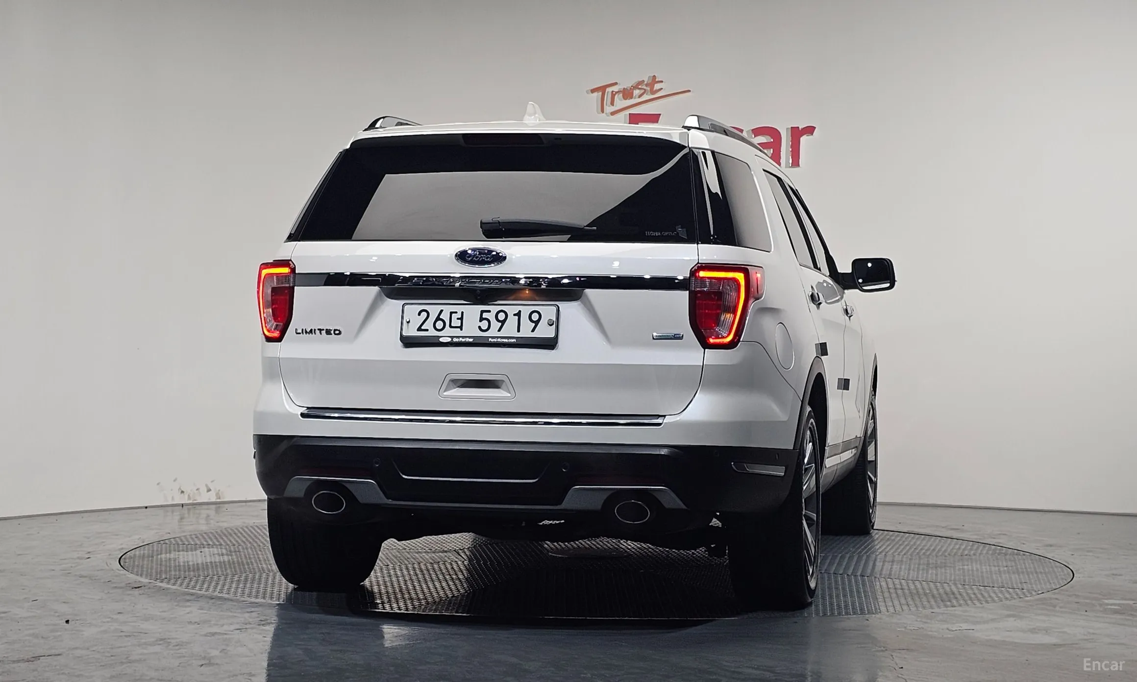 Ford Explorer превью 4