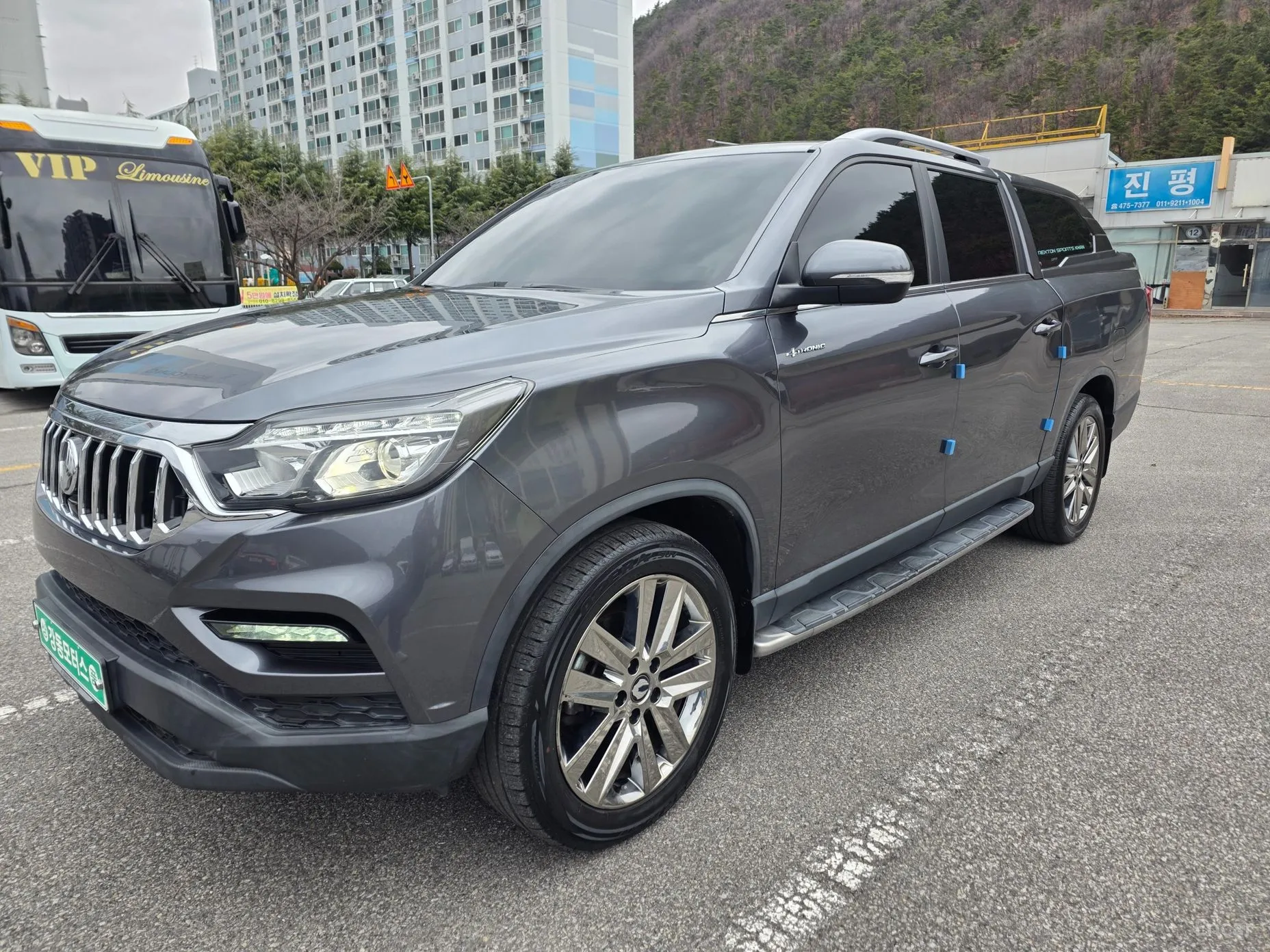 Rexton Sports Khan