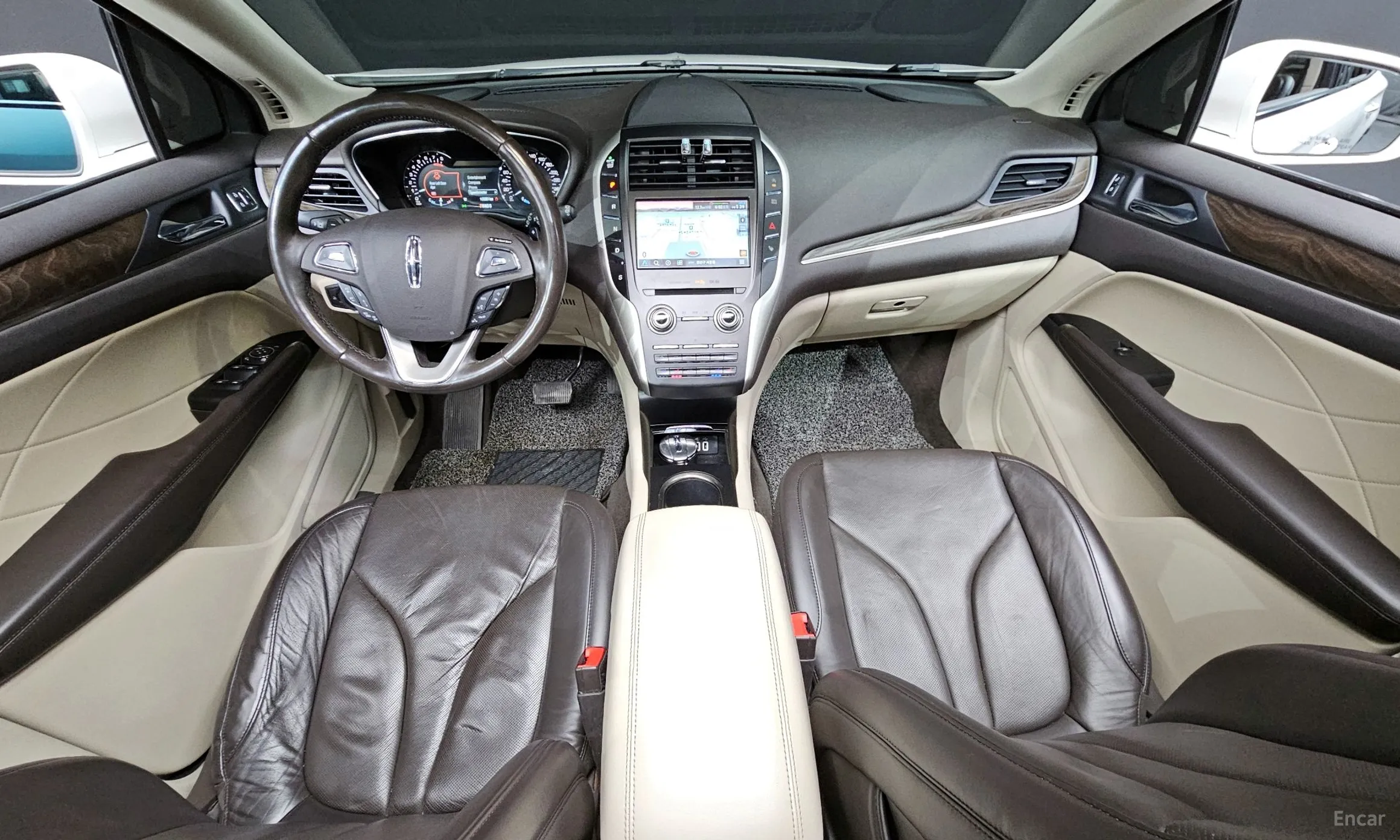 Lincoln MKC превью 7