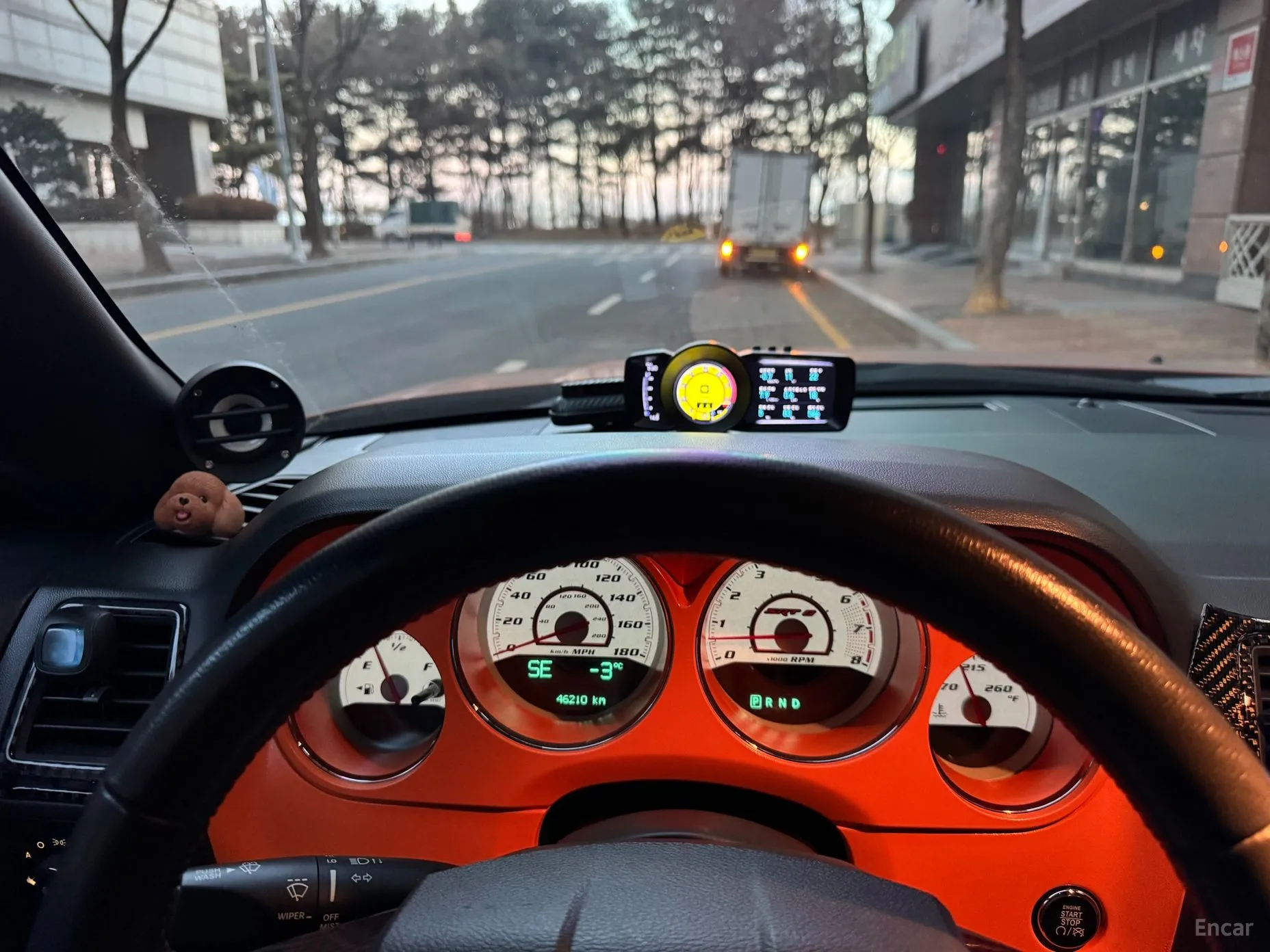 Dodge Challenger превью 6