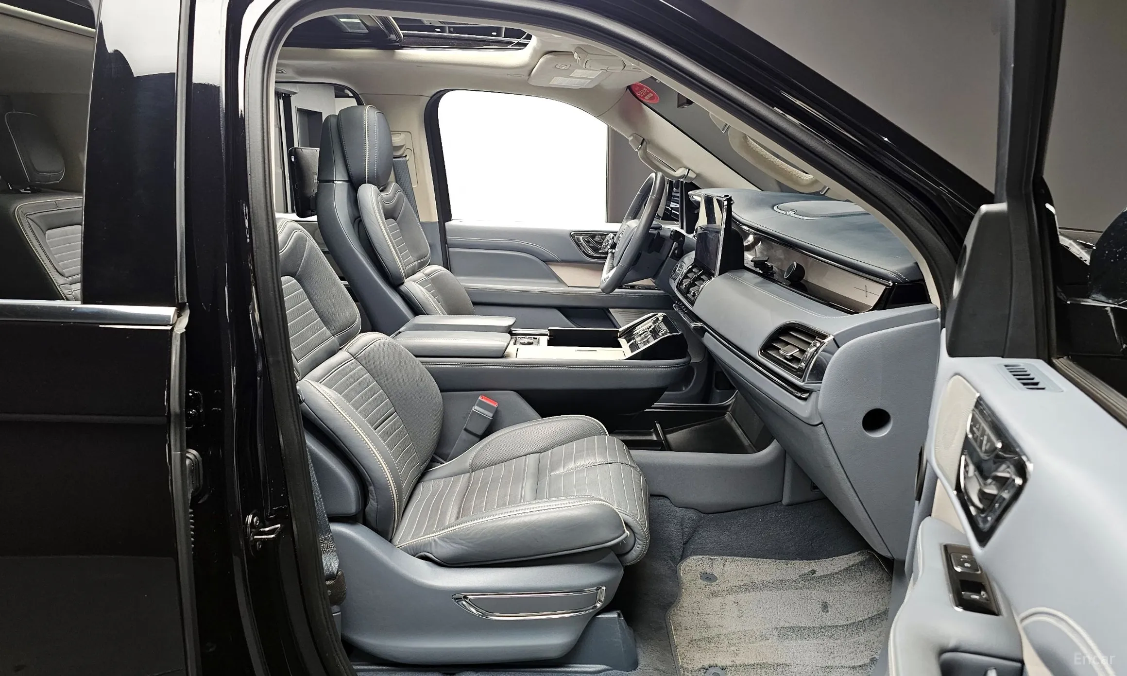 Lincoln Navigator 4th generation превью 10