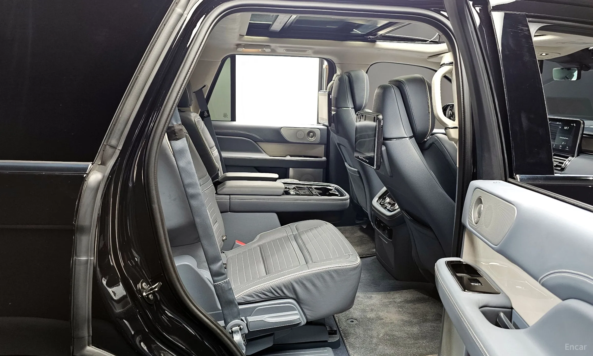 Lincoln Navigator 4th generation превью 11
