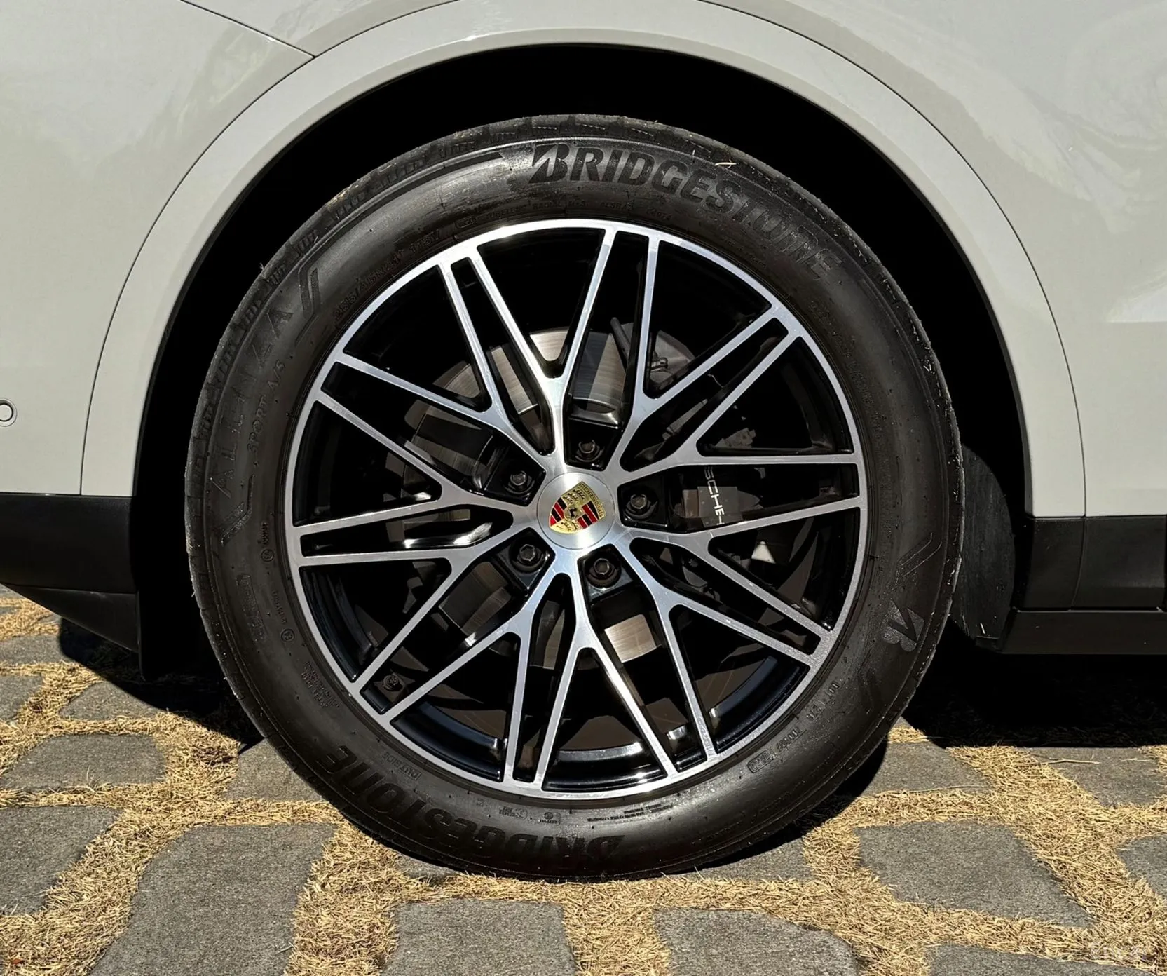 Porsche Cayenne (PO536) превью 10