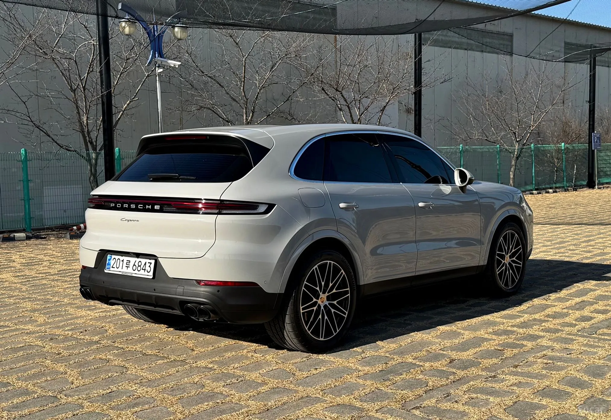 Porsche Cayenne (PO536) превью 8
