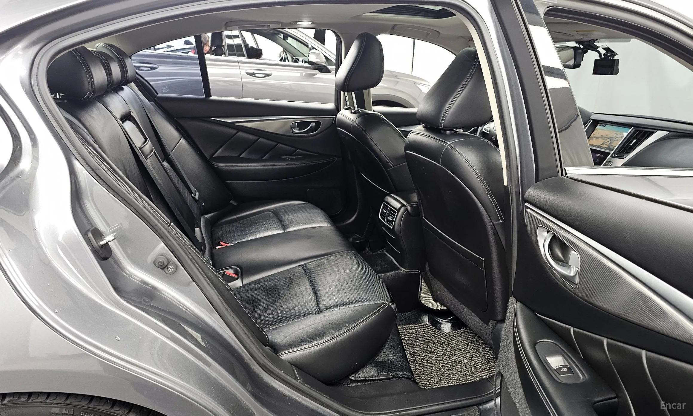 Infiniti Q50 превью 12