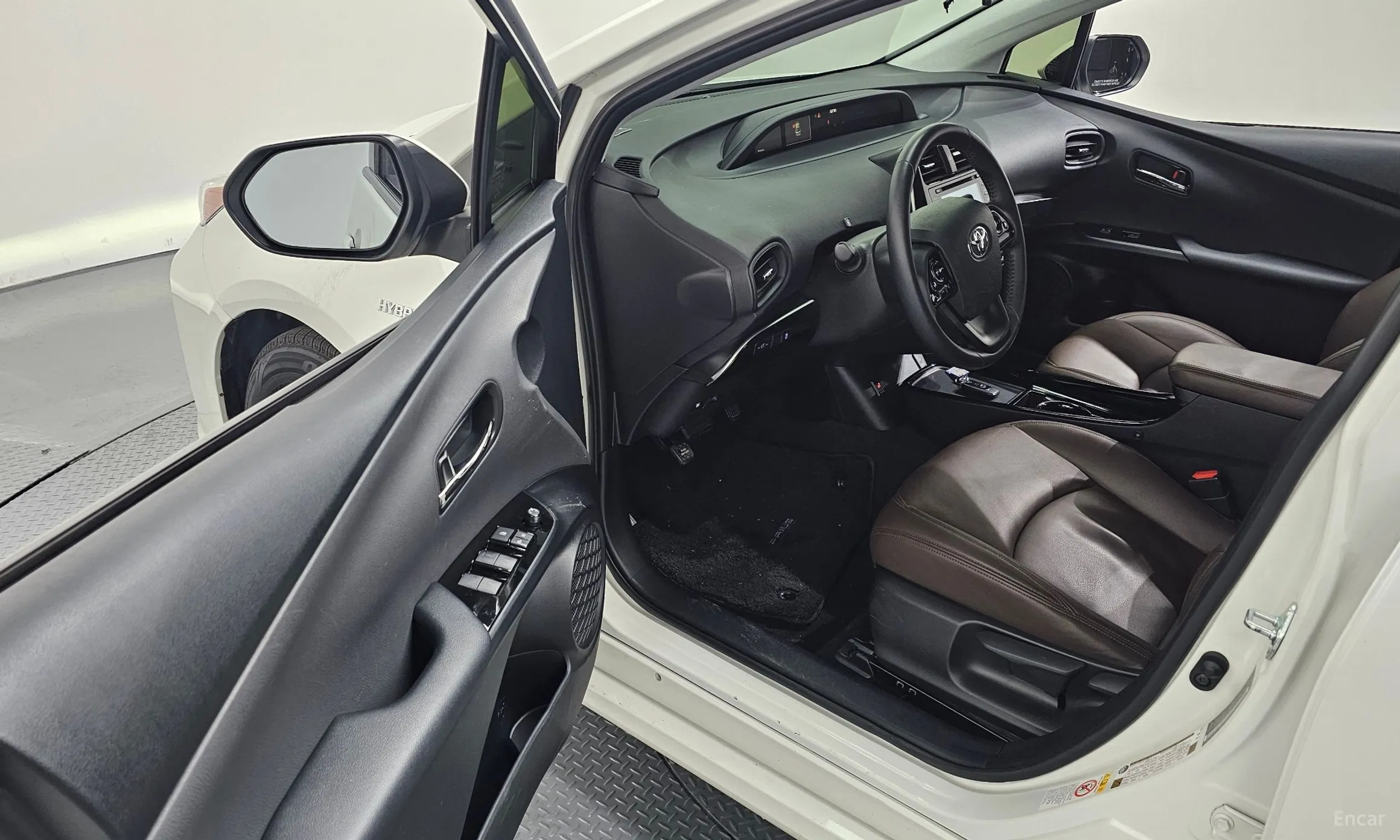 Toyota Prius 4th Generation превью 11