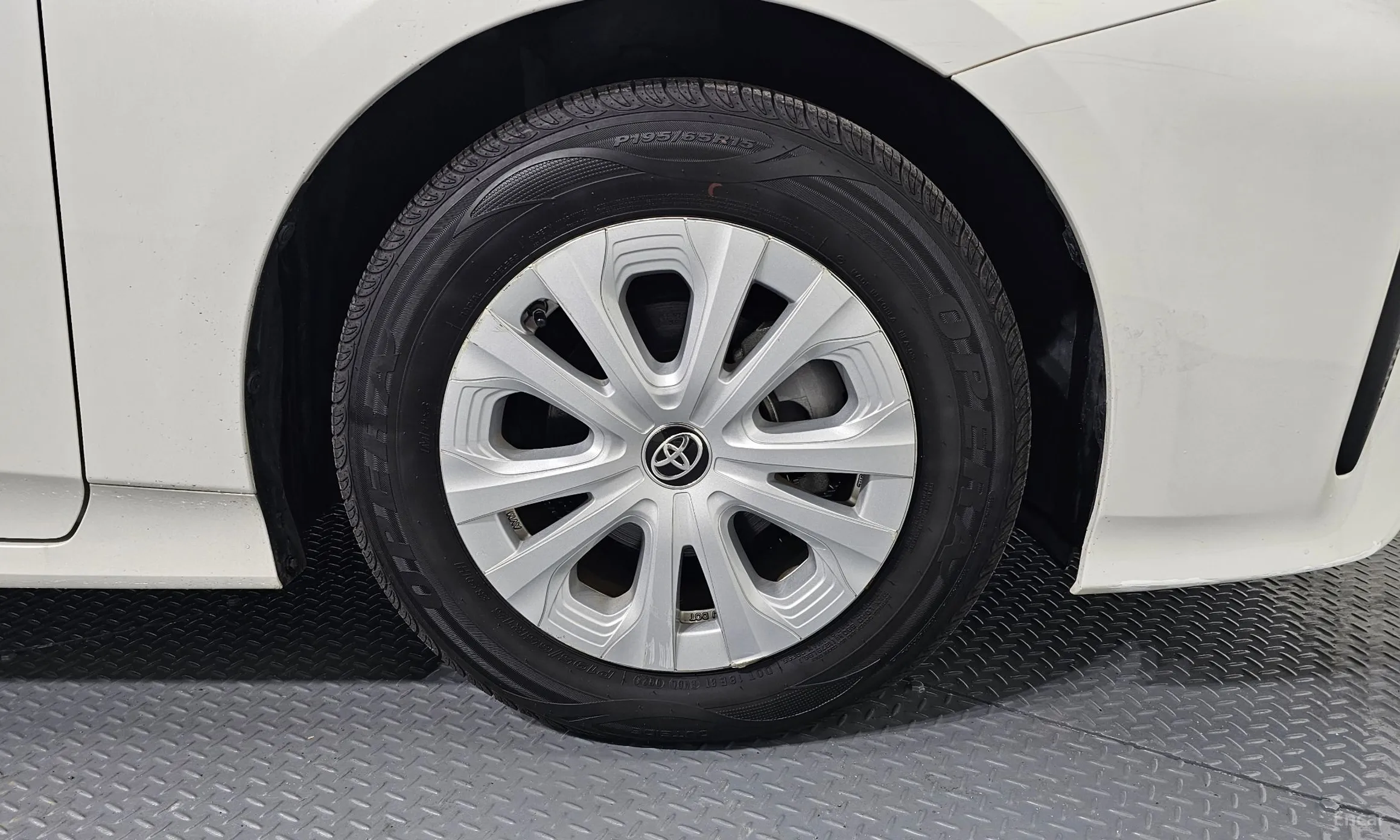 Toyota Prius 4th Generation превью 5