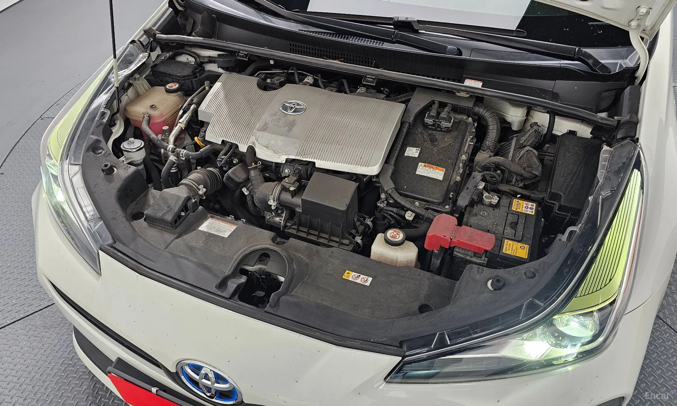 Toyota Prius 4th Generation превью 6