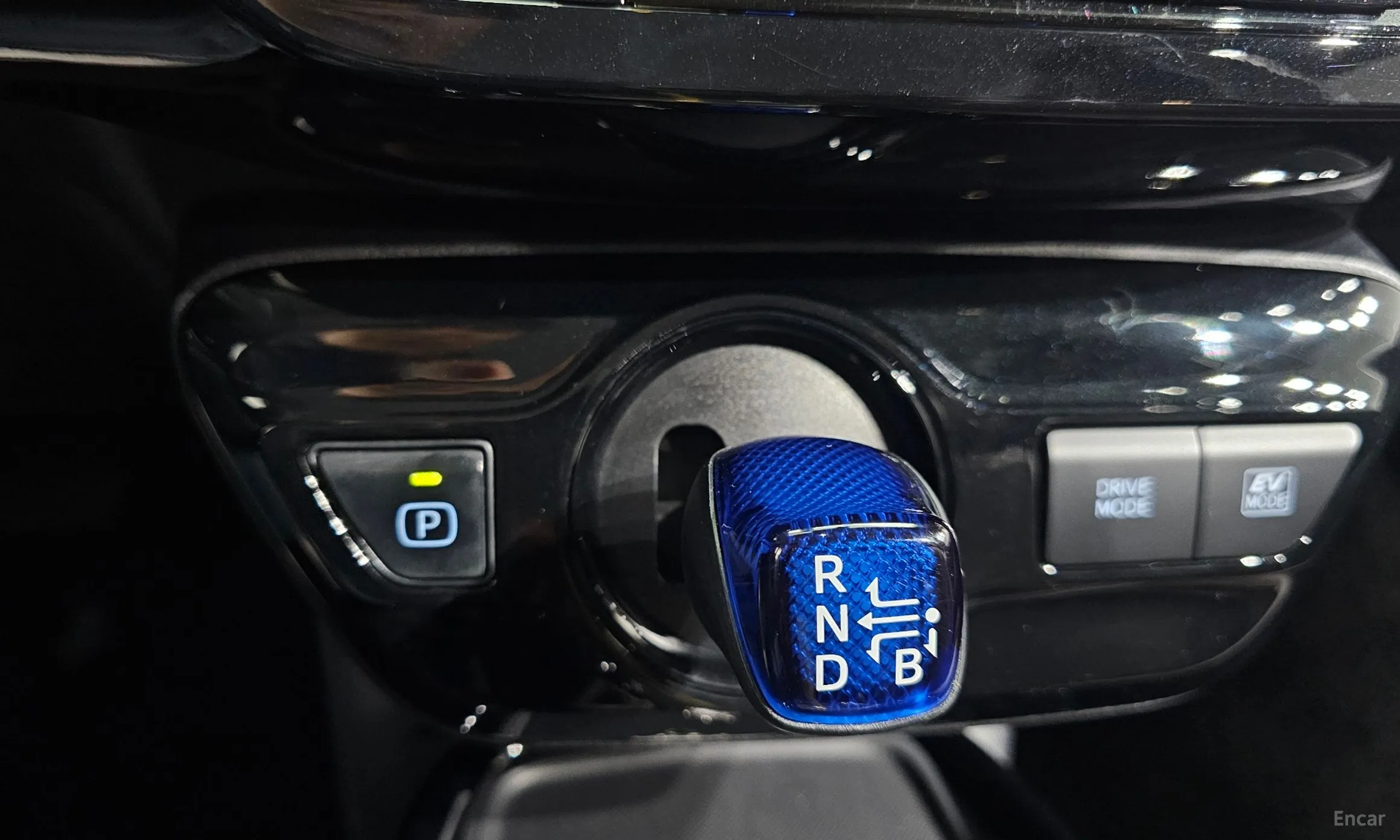 Toyota Prius 4th Generation превью 9