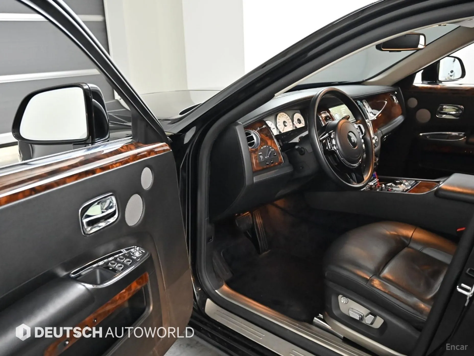 Rolls-Royce Ghost превью 19