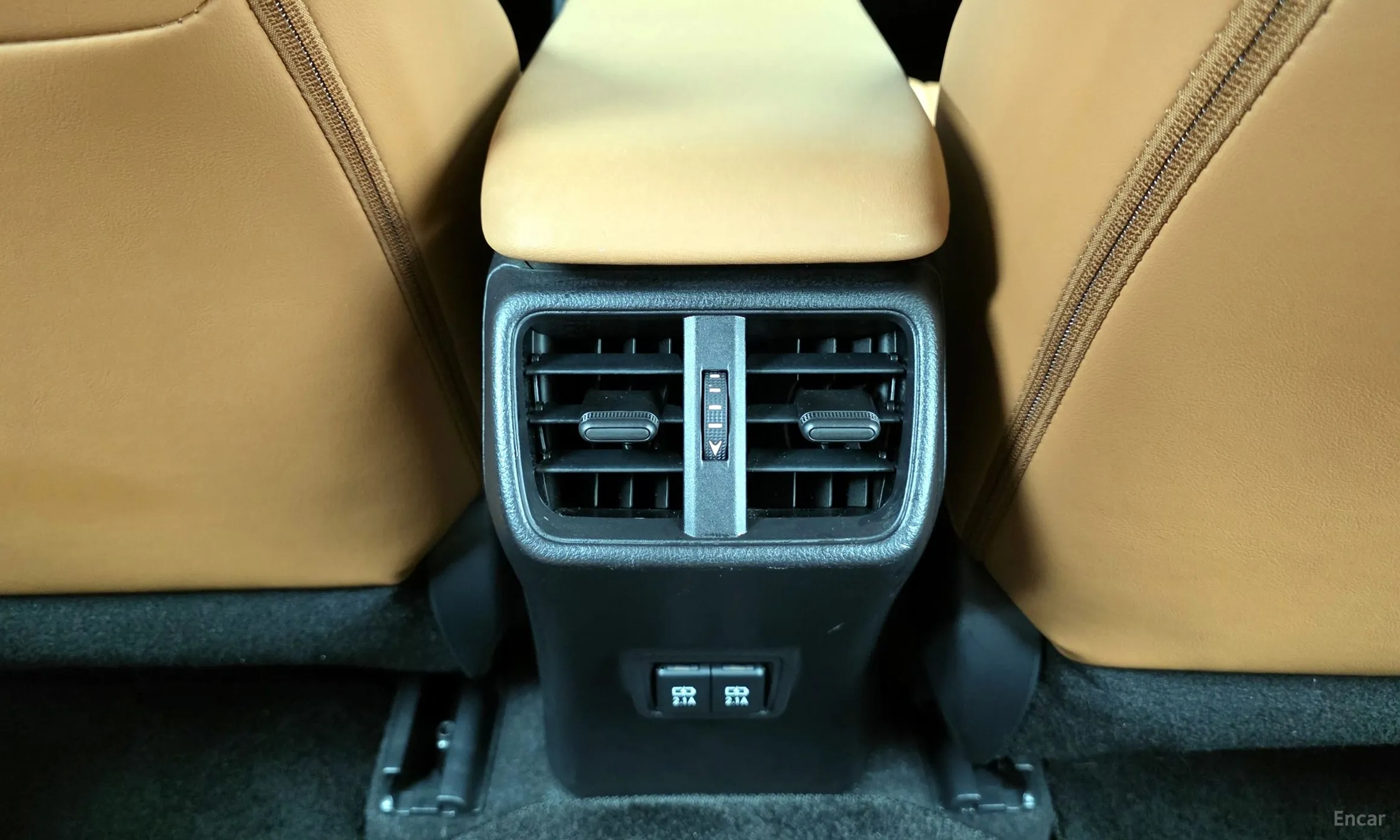 Lexus UX250h превью 18