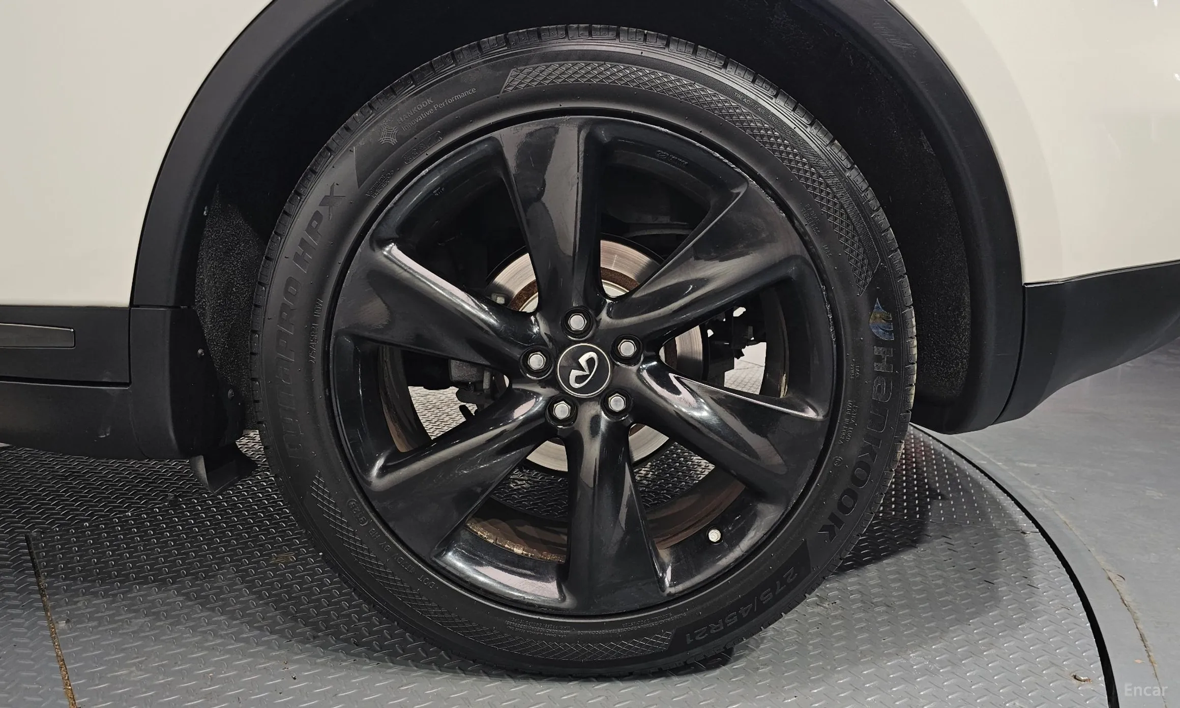 Infiniti QX70 превью 5