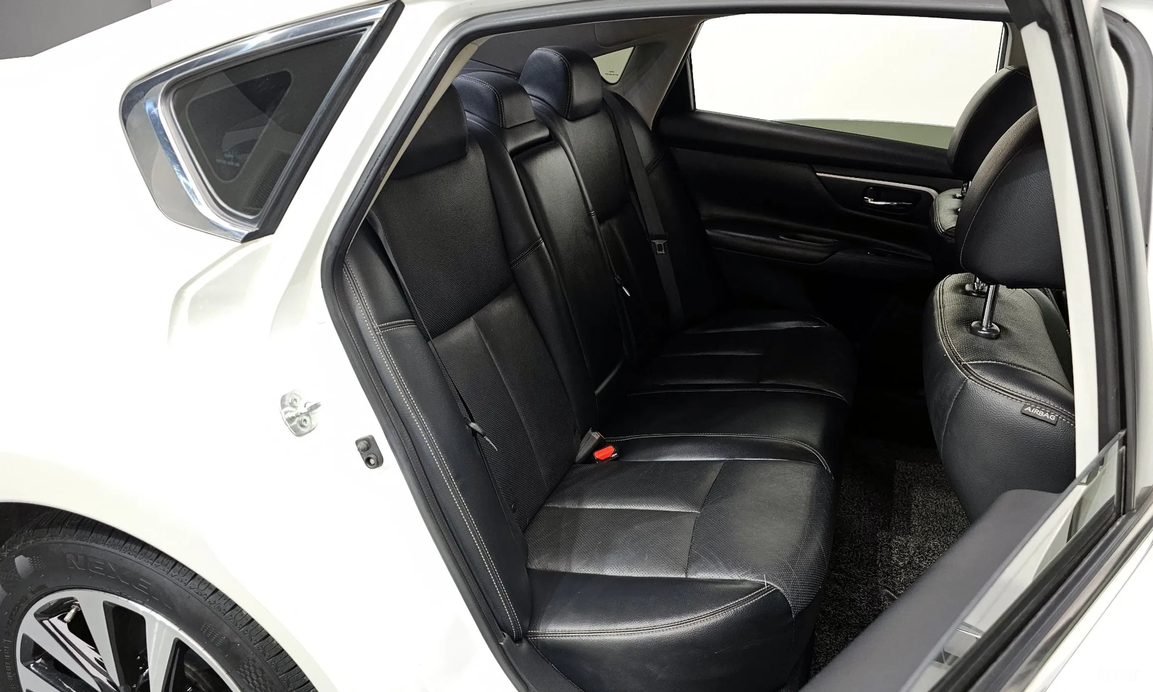 Nissan Altima превью 12
