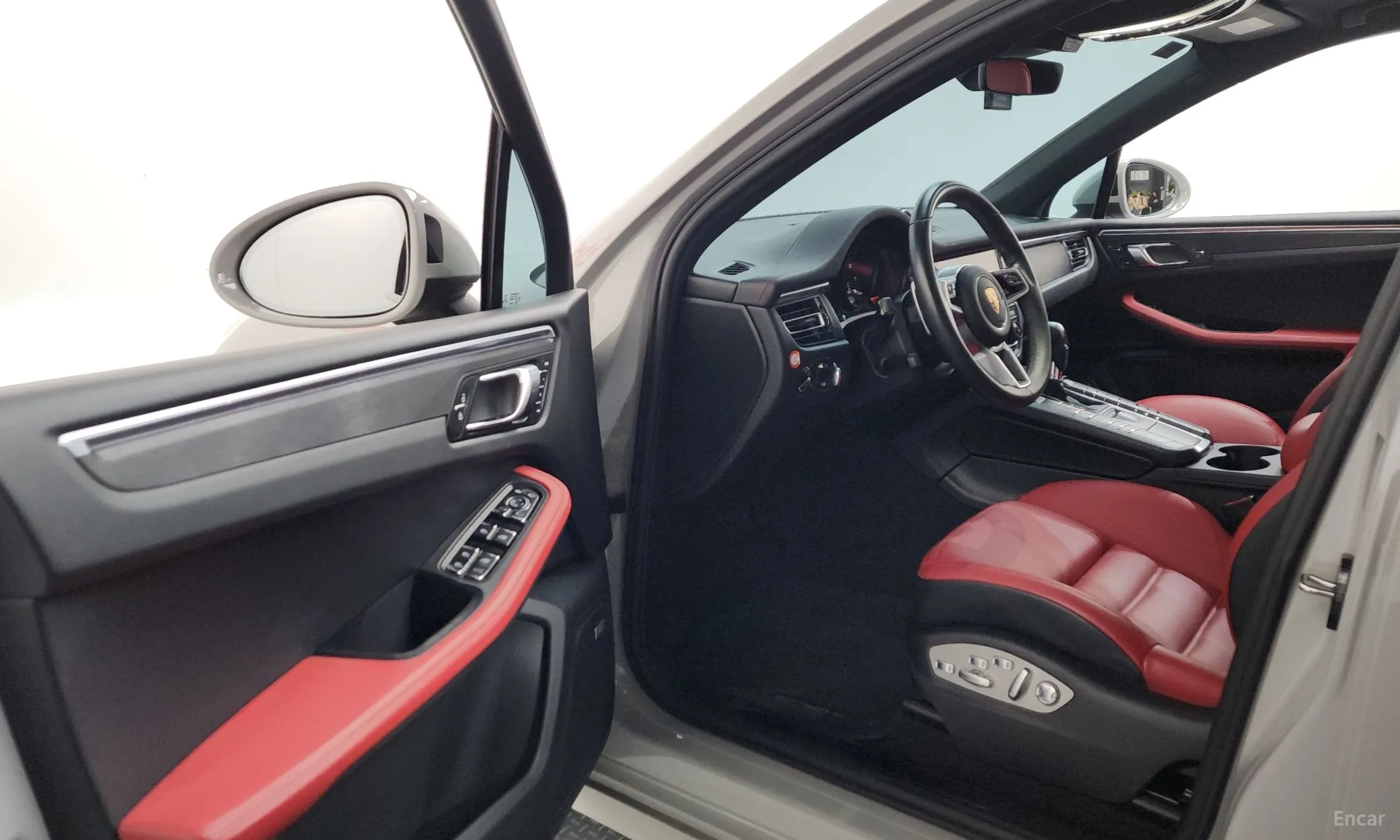 Porsche Macan превью 10