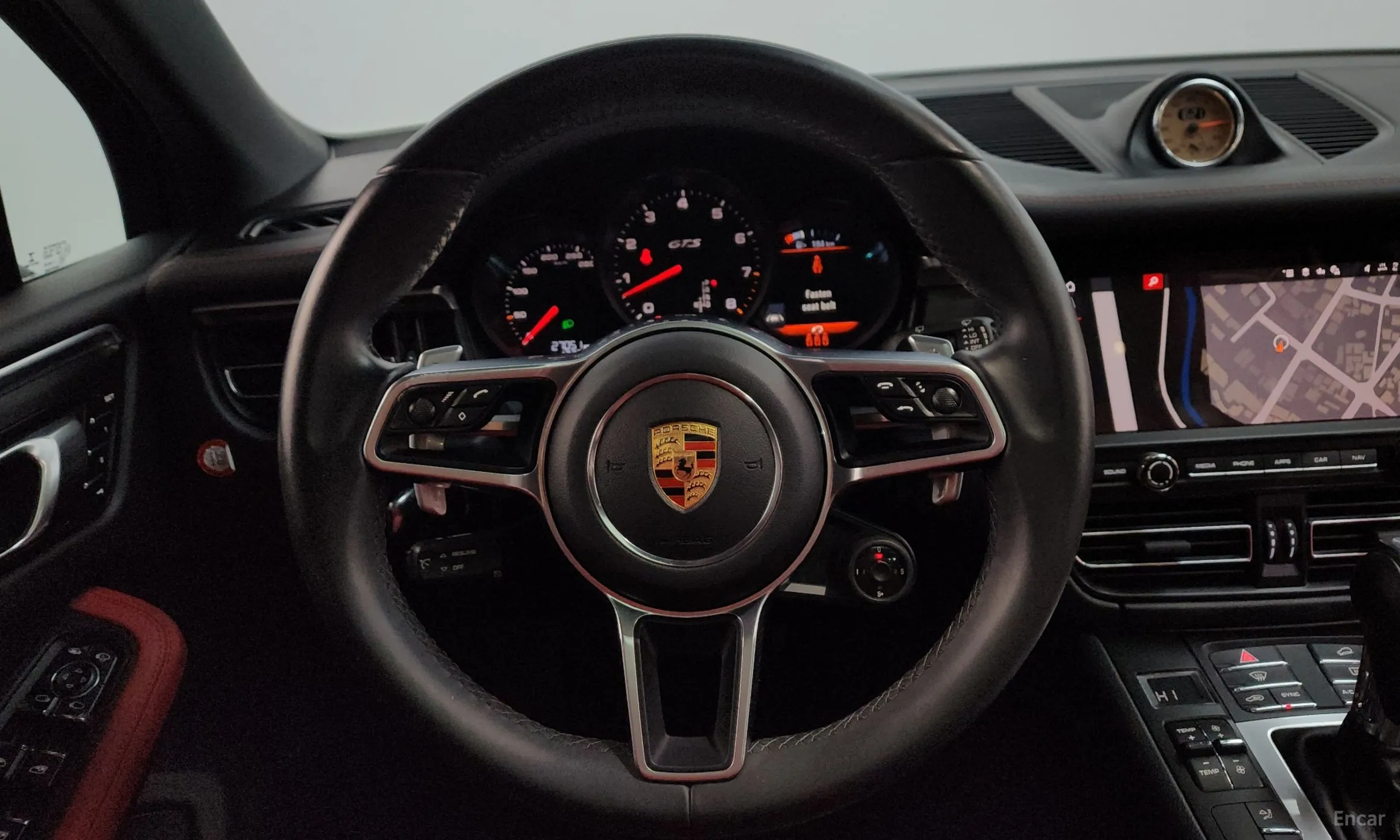 Porsche Macan превью 13