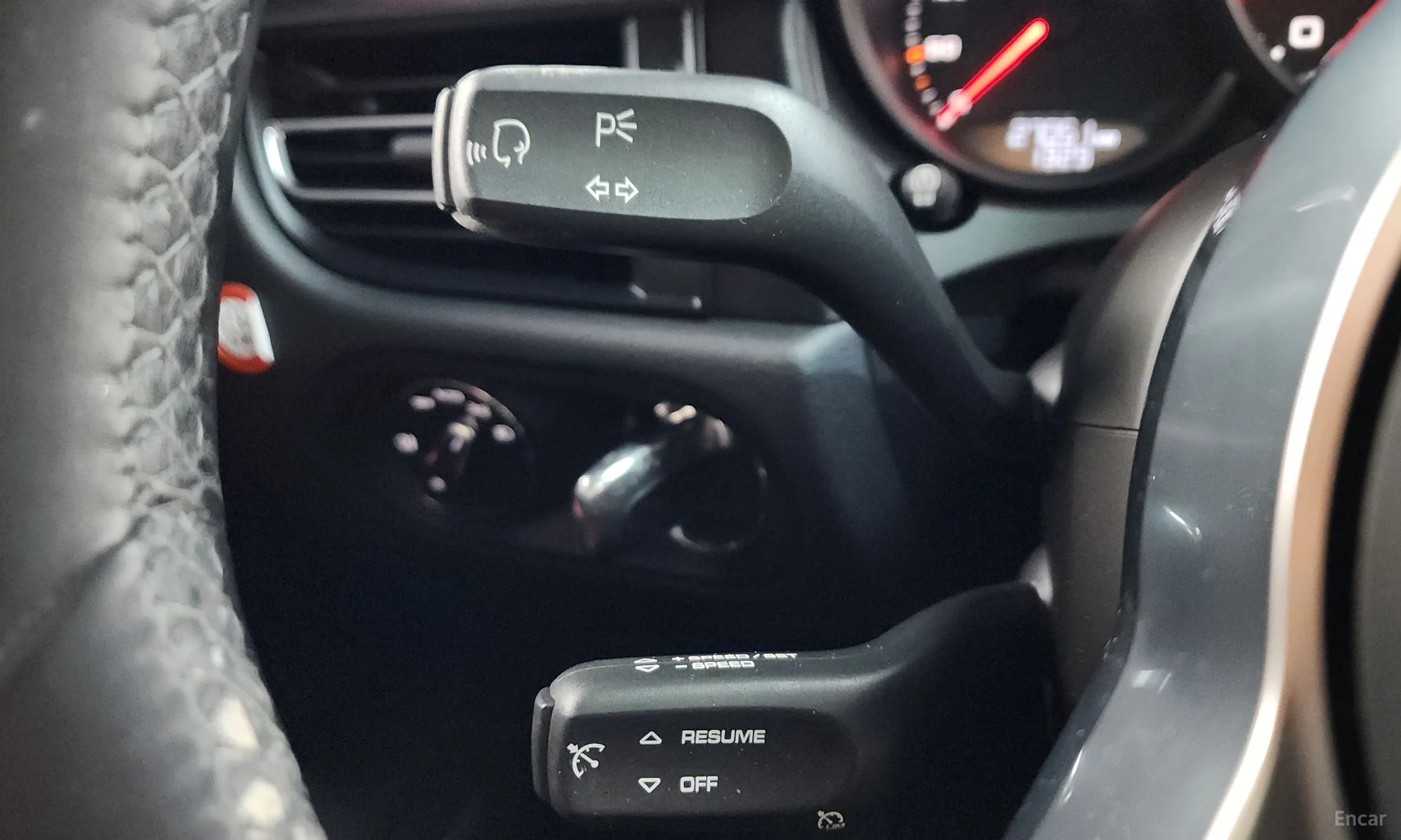 Porsche Macan превью 14