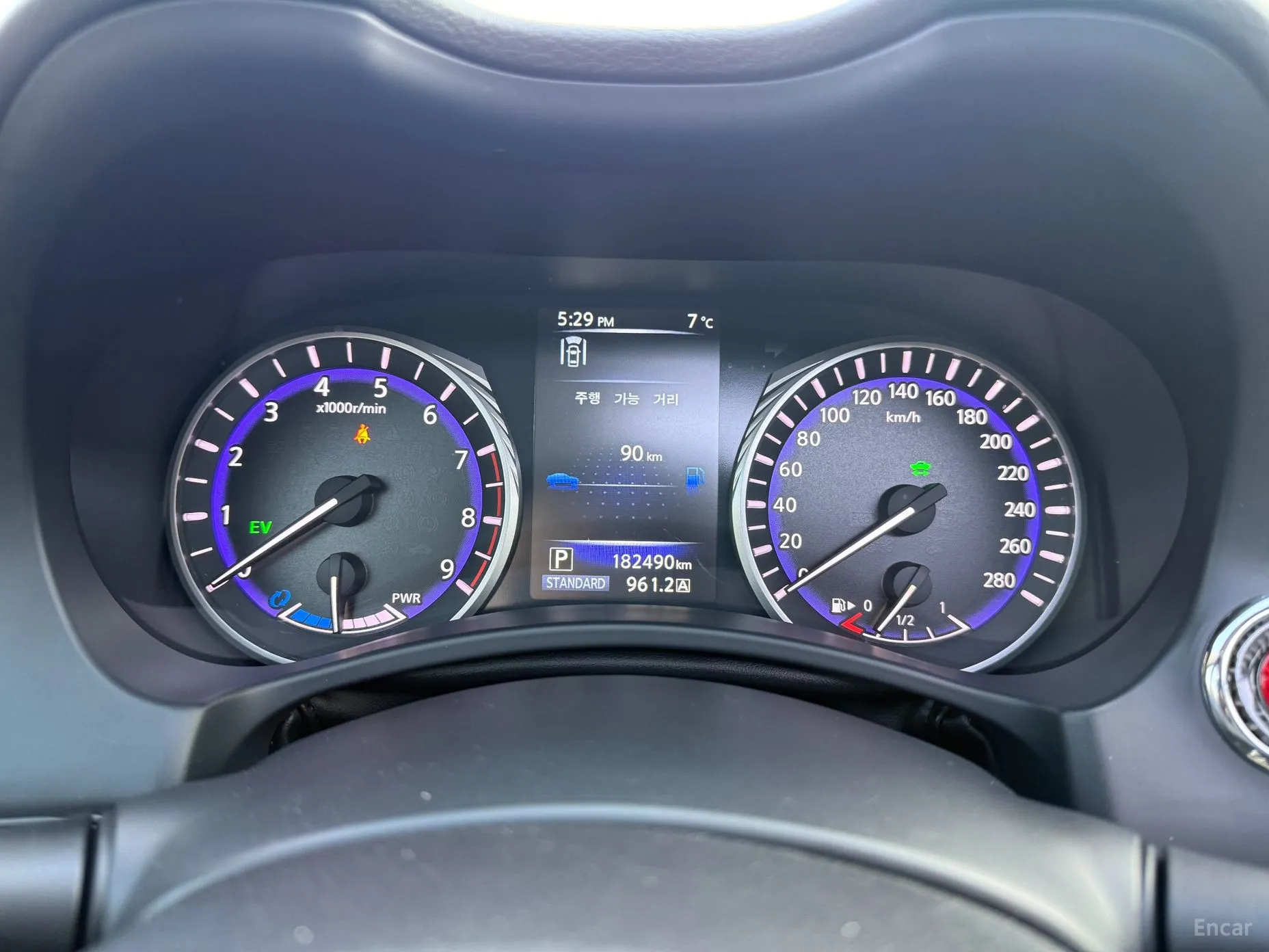 Infiniti Q50 превью 12