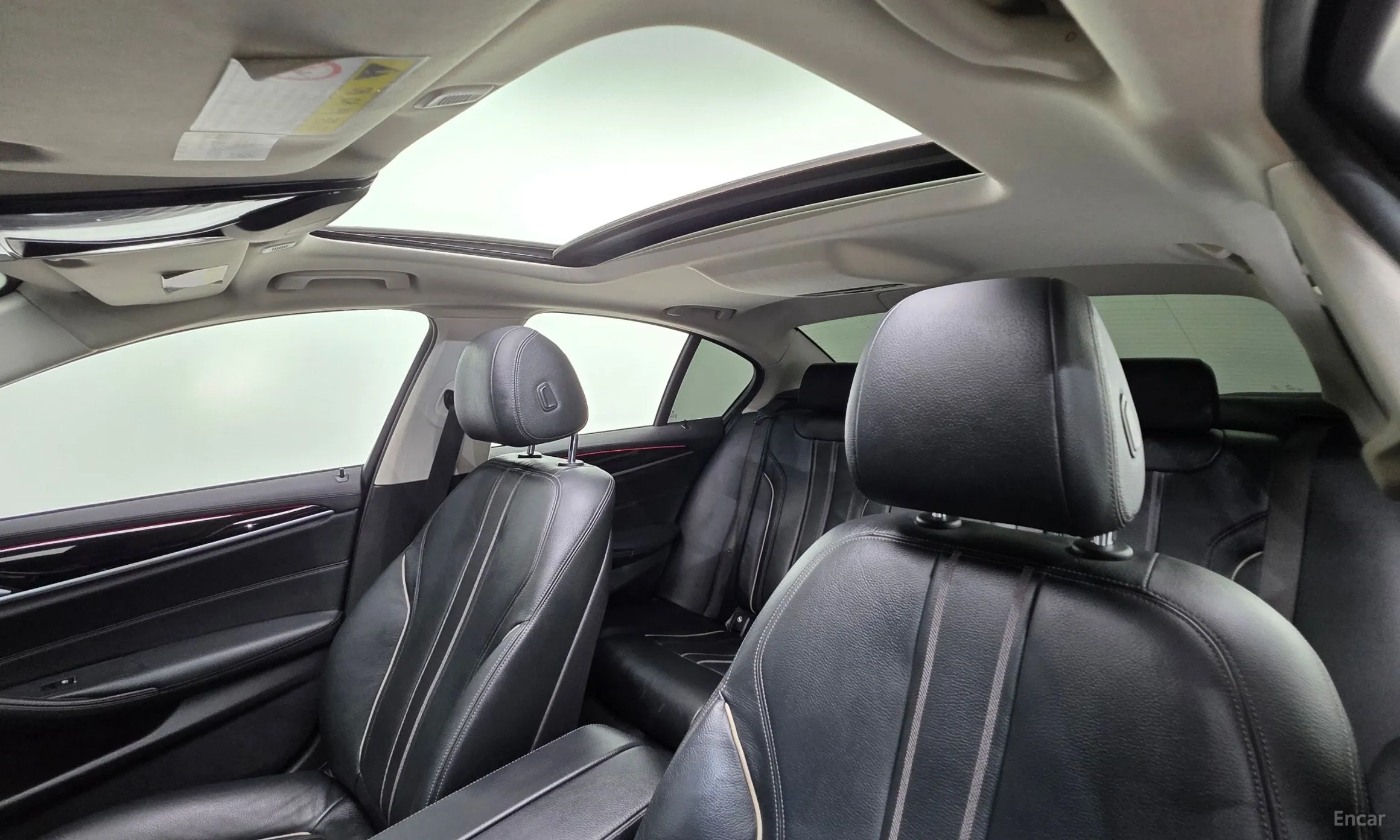 BMW 5 Series (G30) превью 12