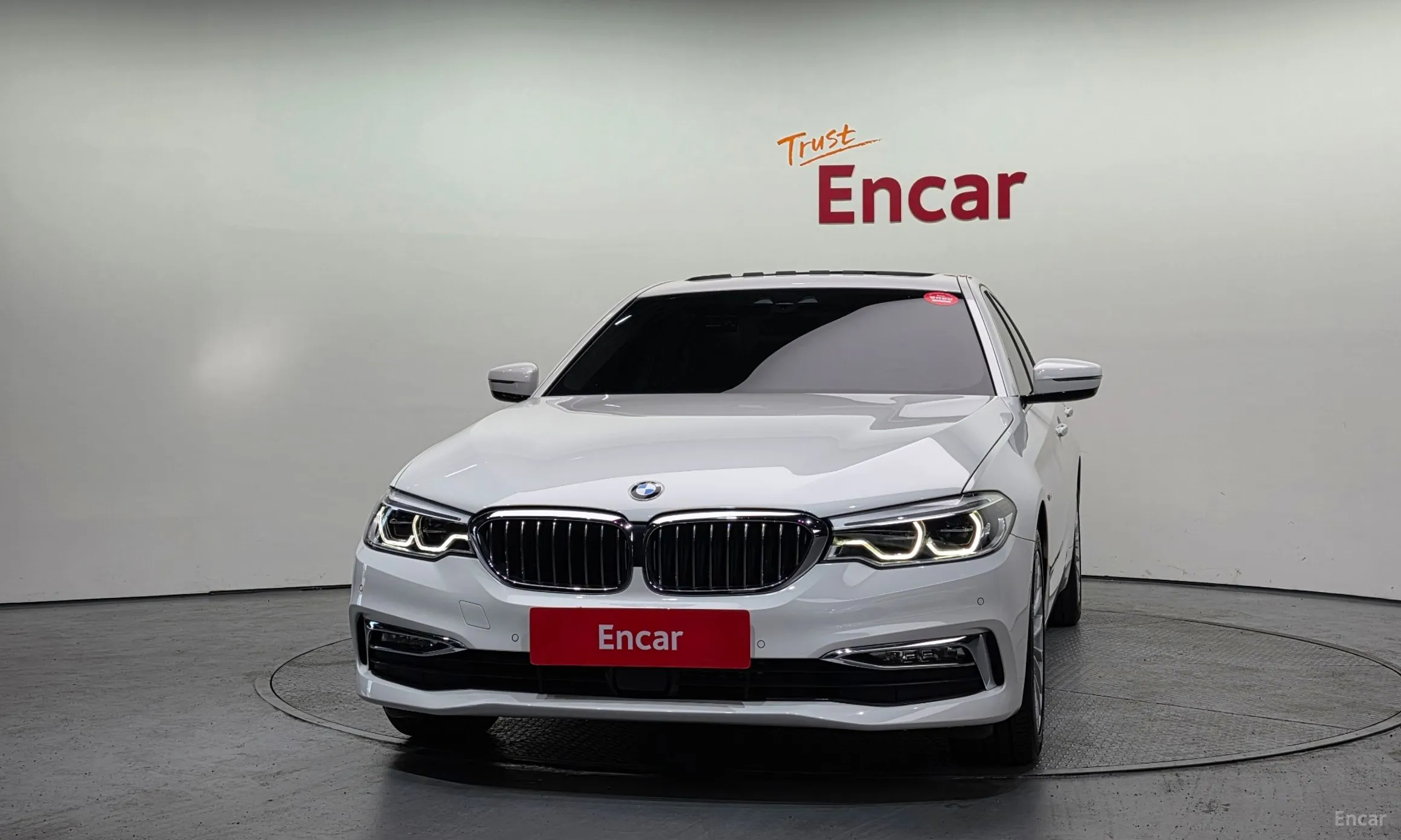 BMW 5 Series (G30) превью 3