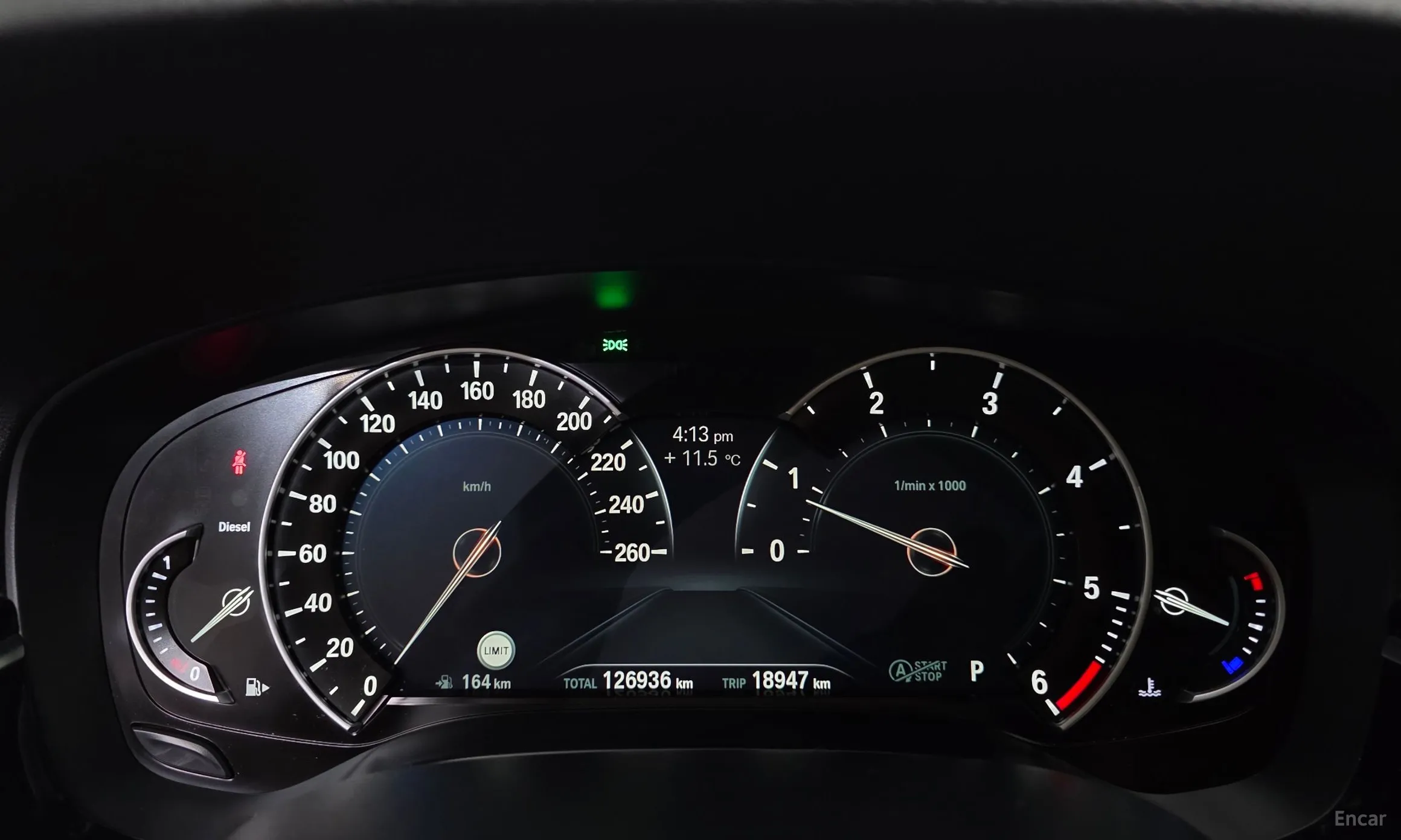 BMW 5 Series (G30) превью 8