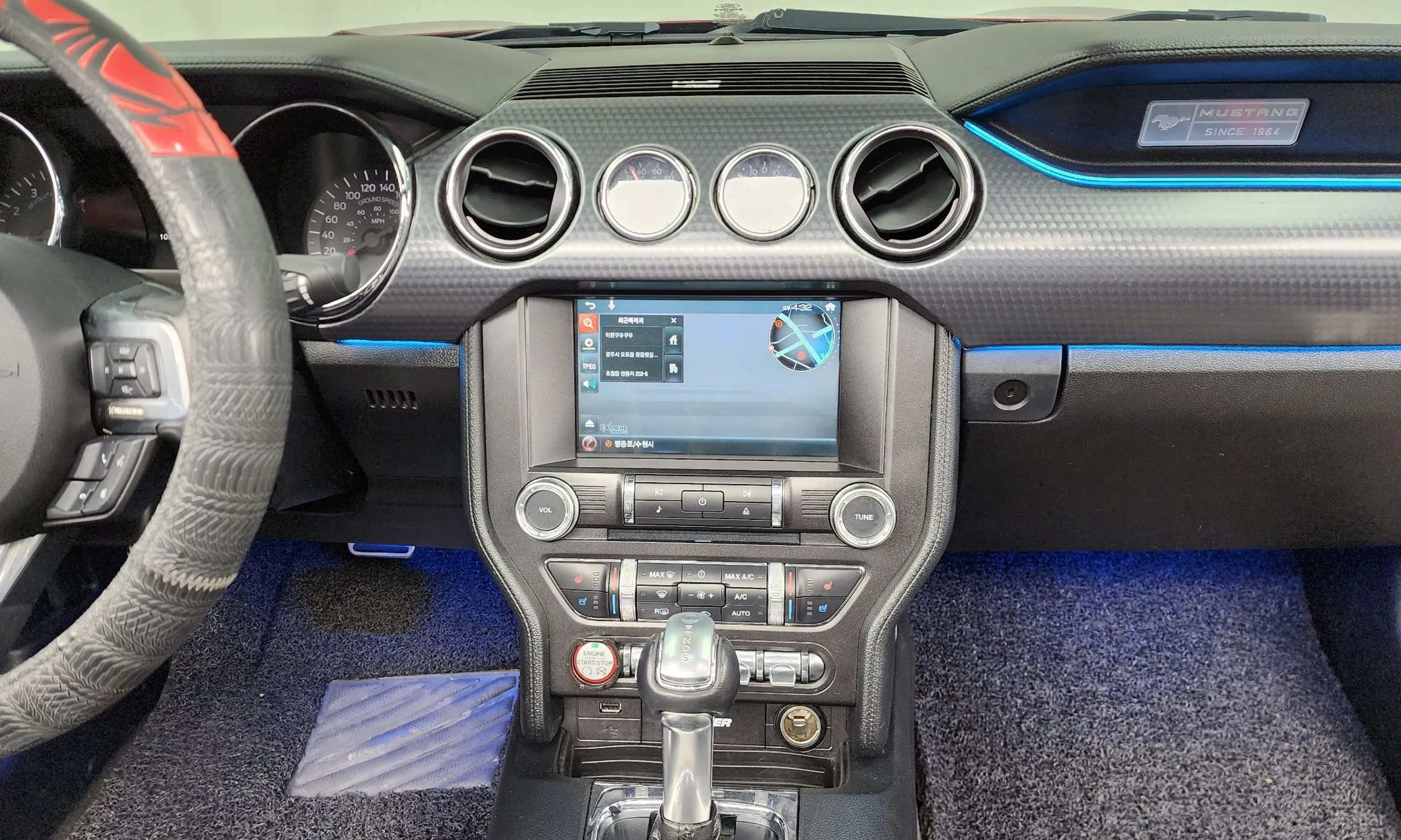 Ford Mustang превью 14