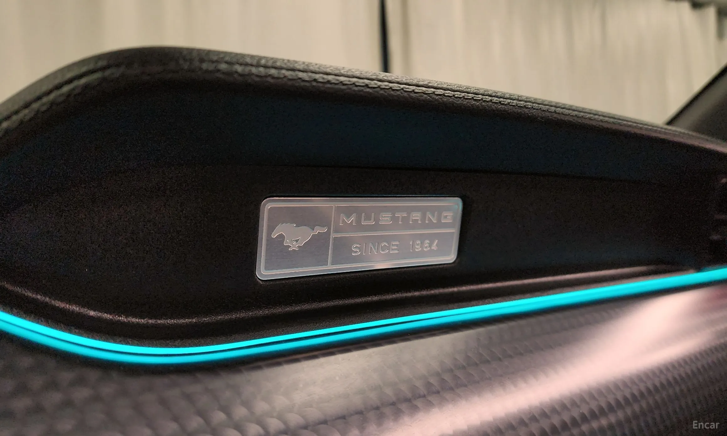 Ford Mustang превью 19