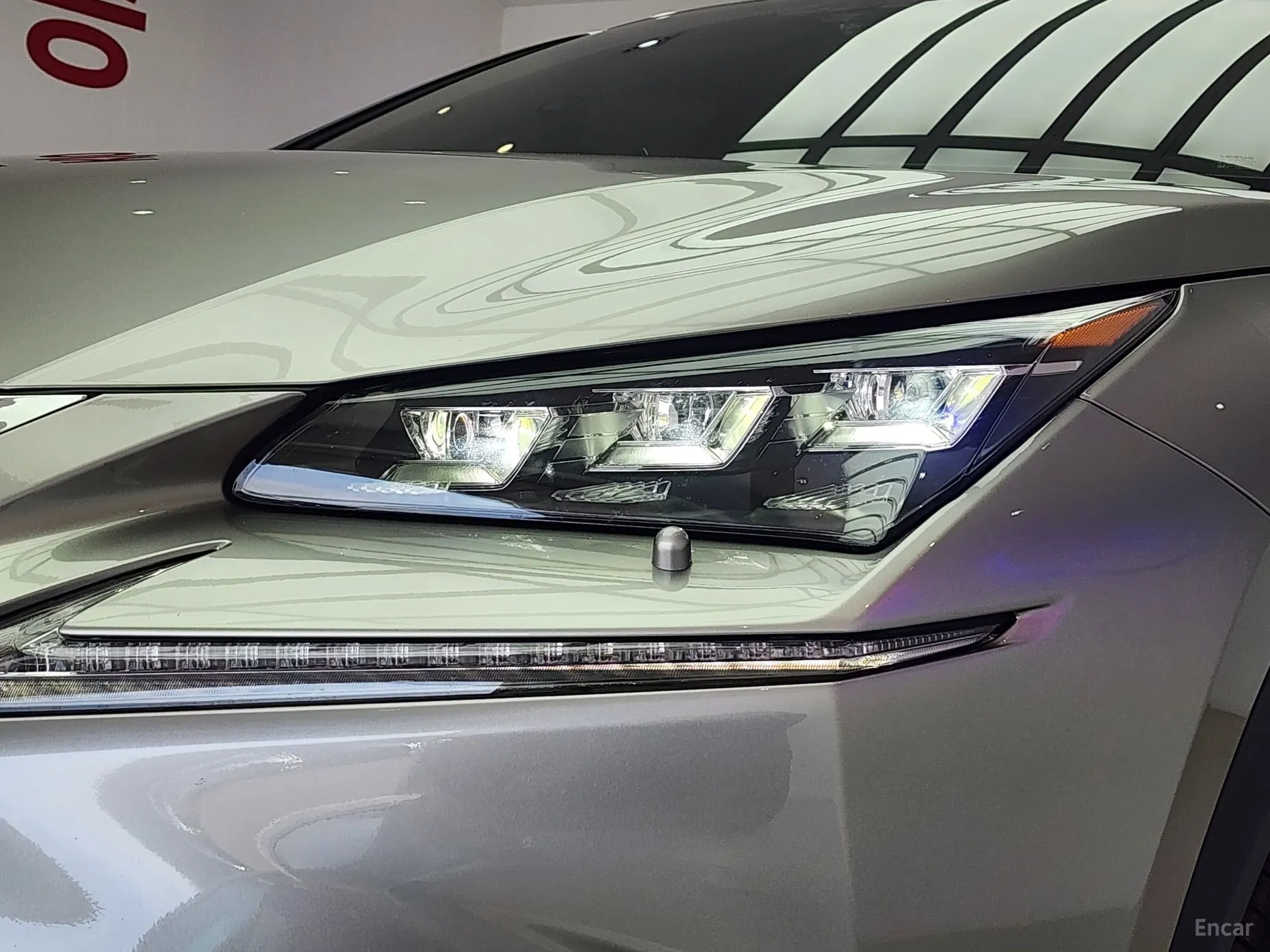 Lexus NX300h превью 18