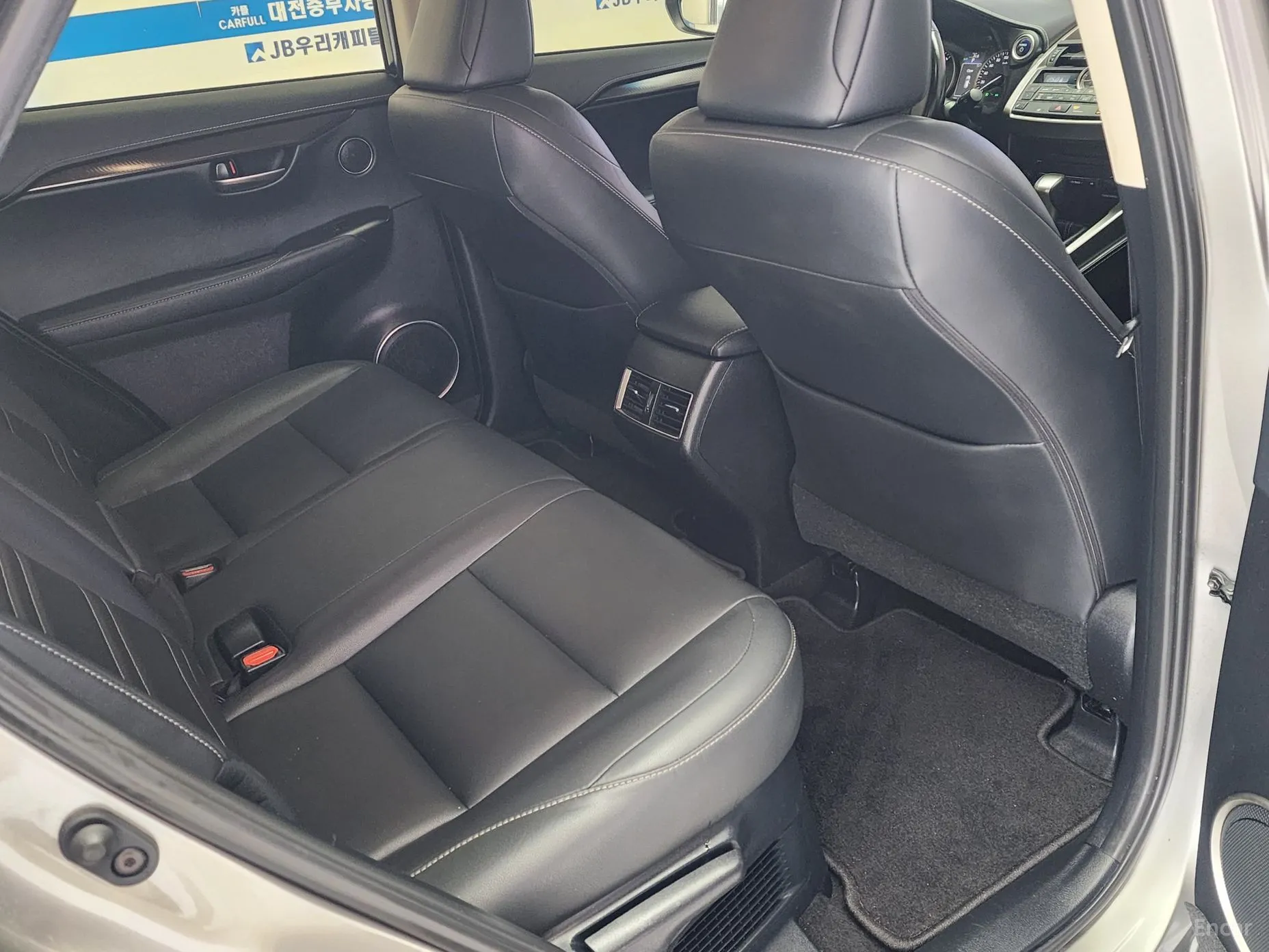 Lexus NX300h превью 19