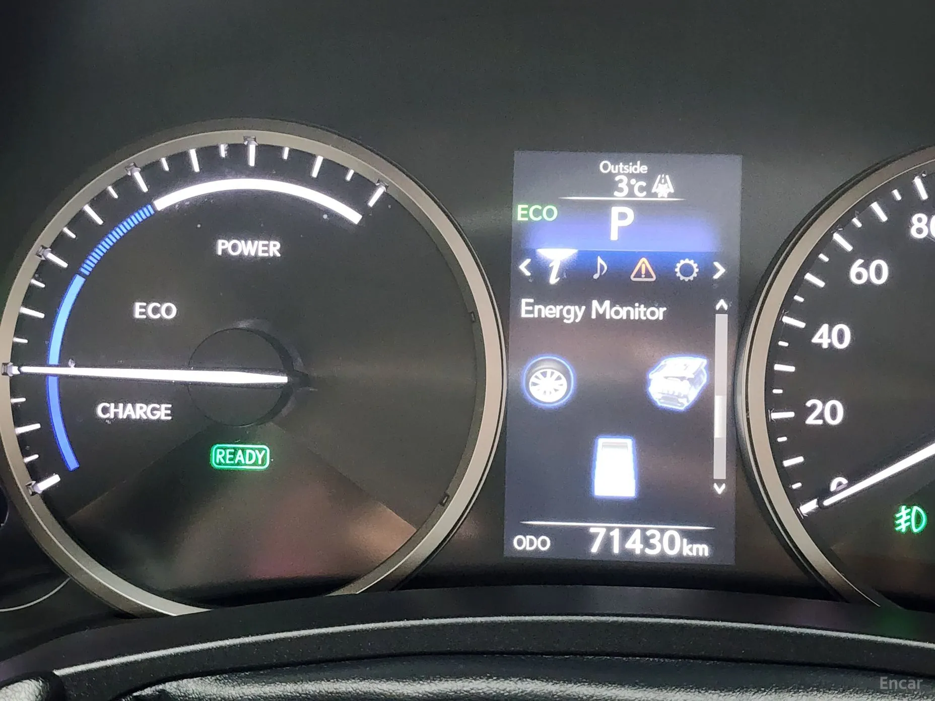 Lexus NX300h превью 8