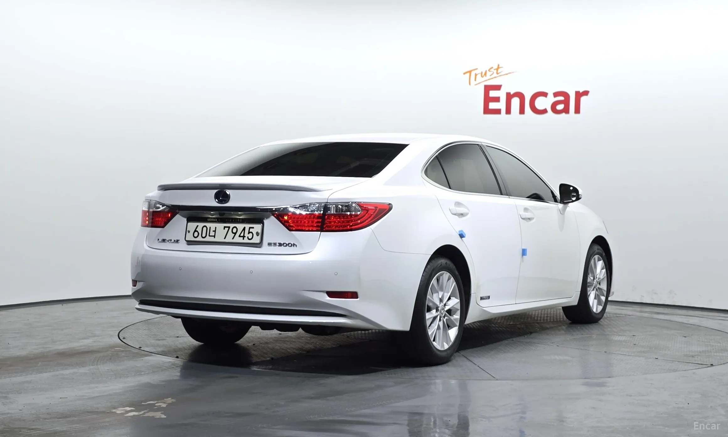Lexus New ES300h