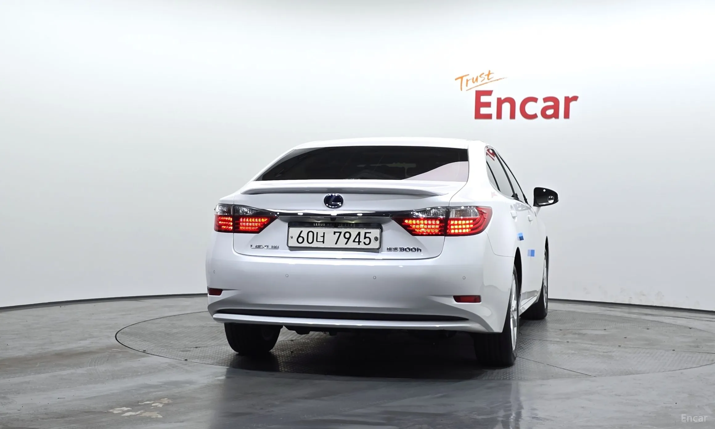 Lexus New ES300h превью 4