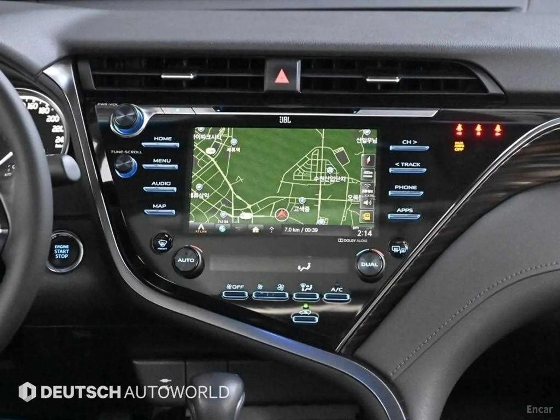 Toyota Camry (XV70) превью 9