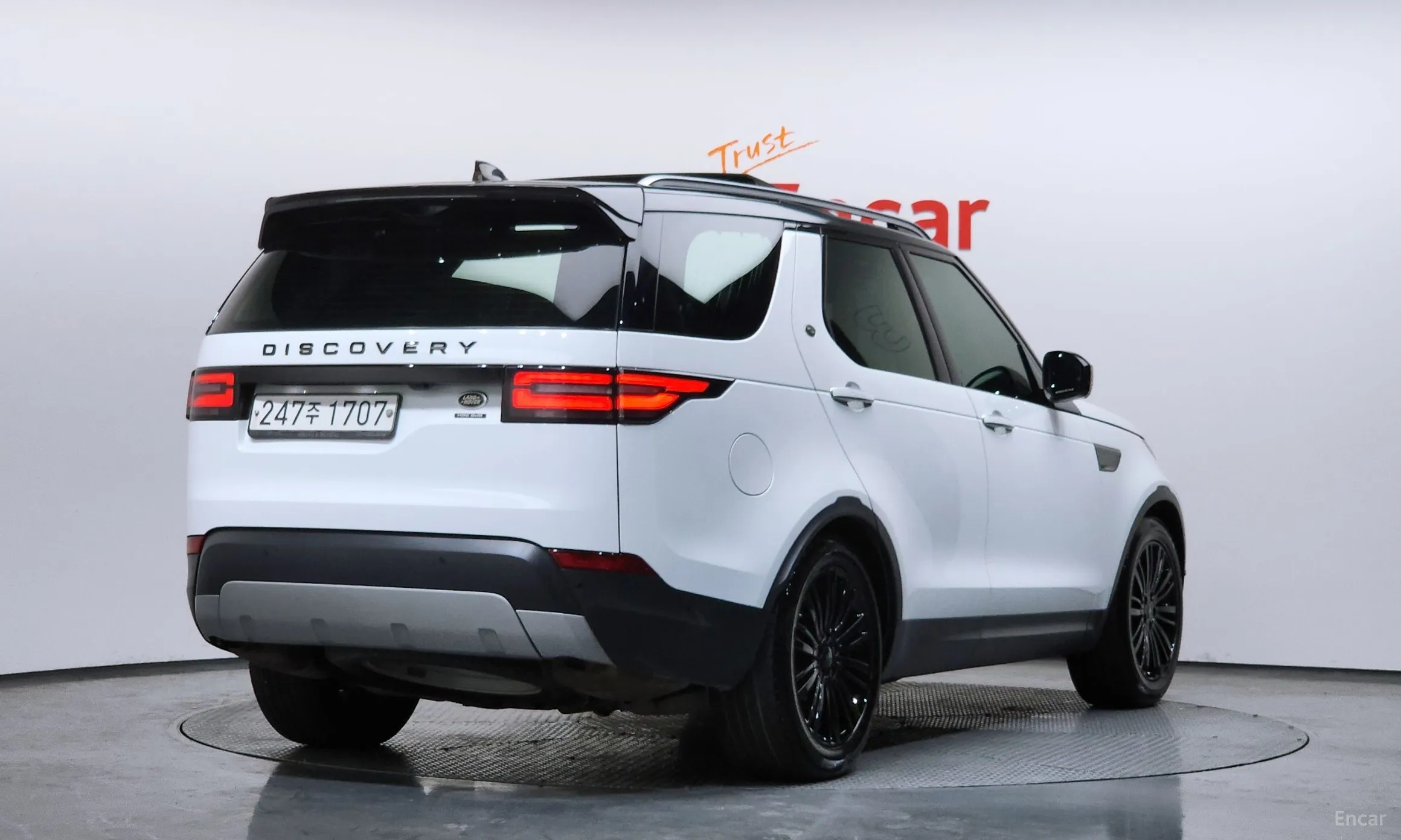 Land Rover Discovery 5 превью 2