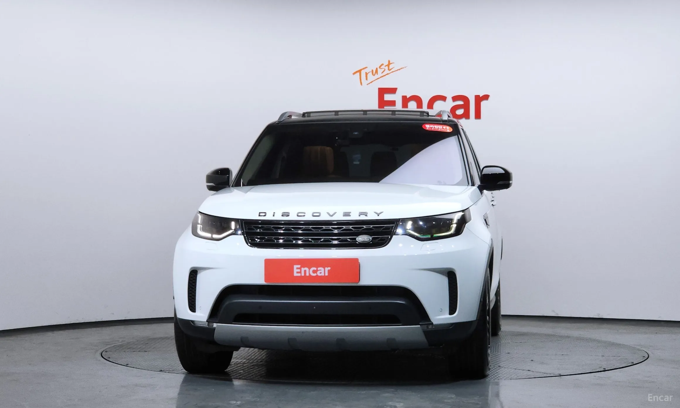 Land Rover Discovery 5 превью 3