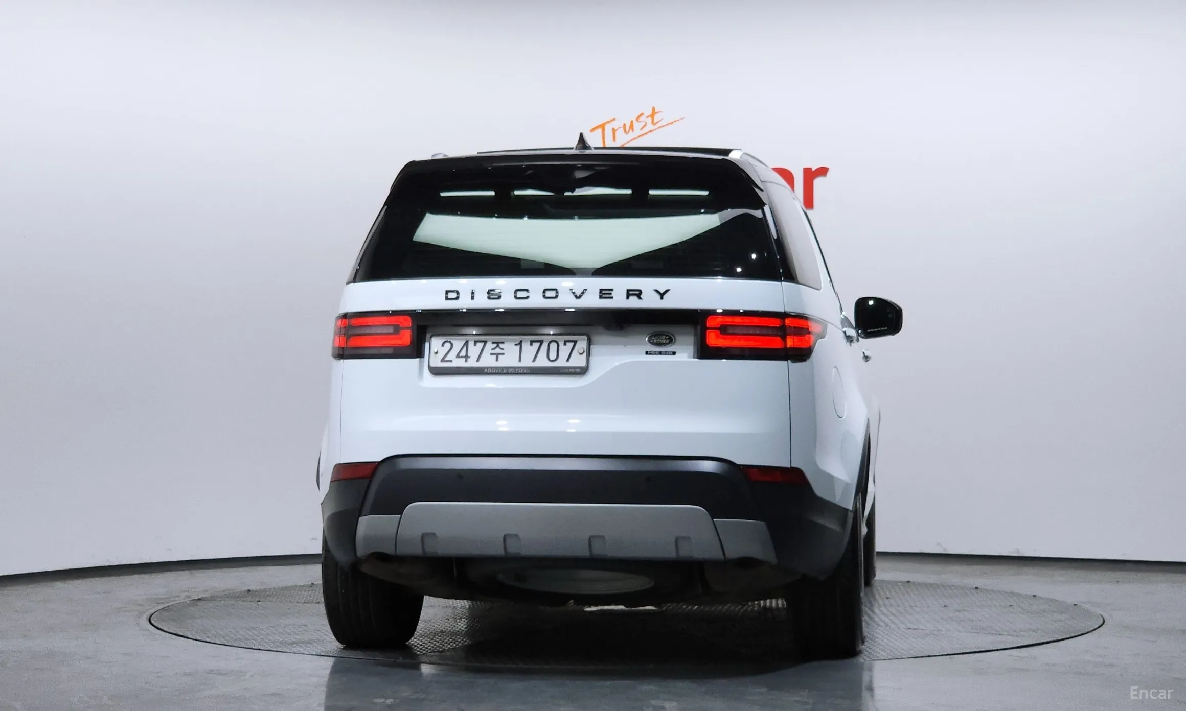 Land Rover Discovery 5 превью 4